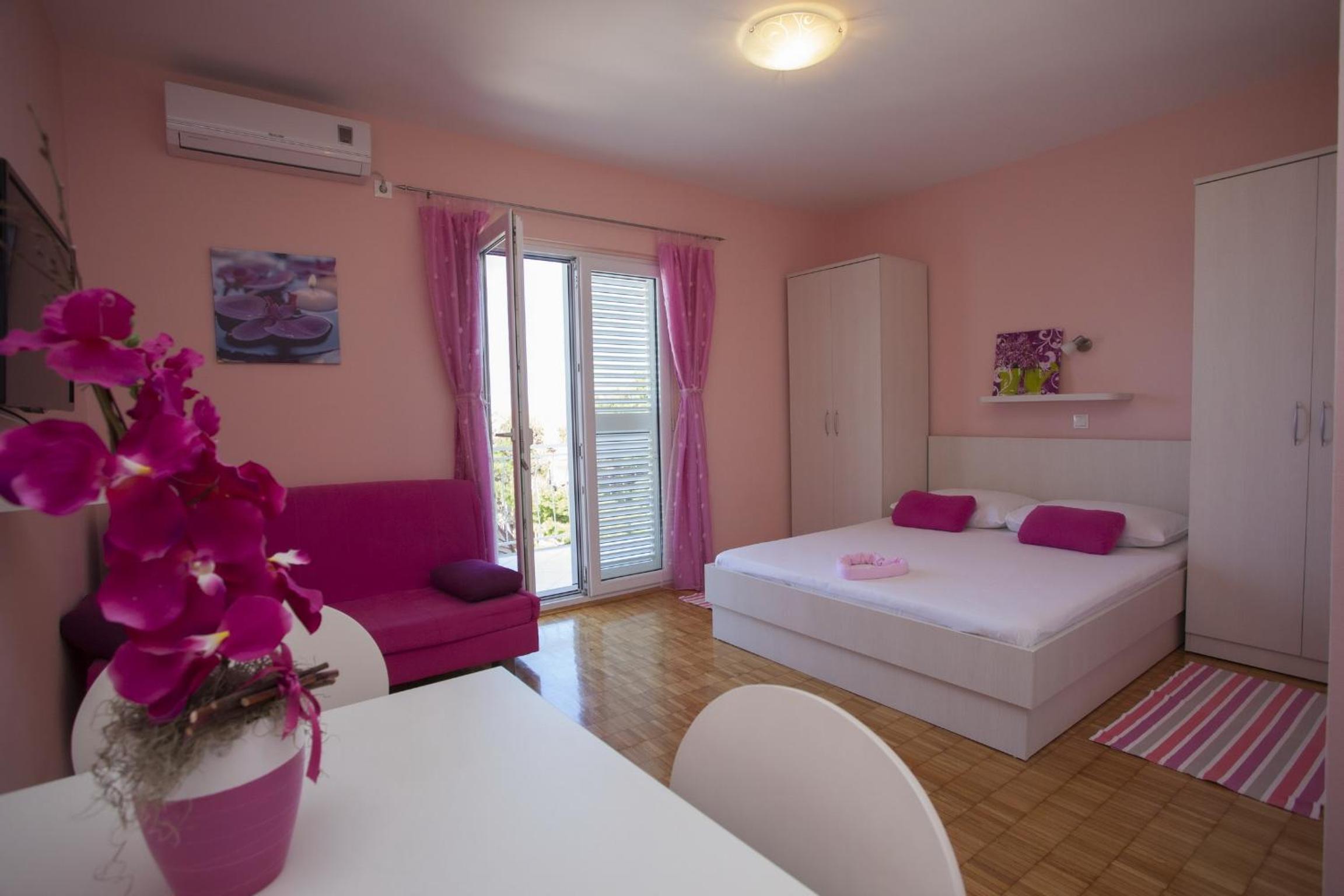 Studio with Balcony and Sea View - Third Floor