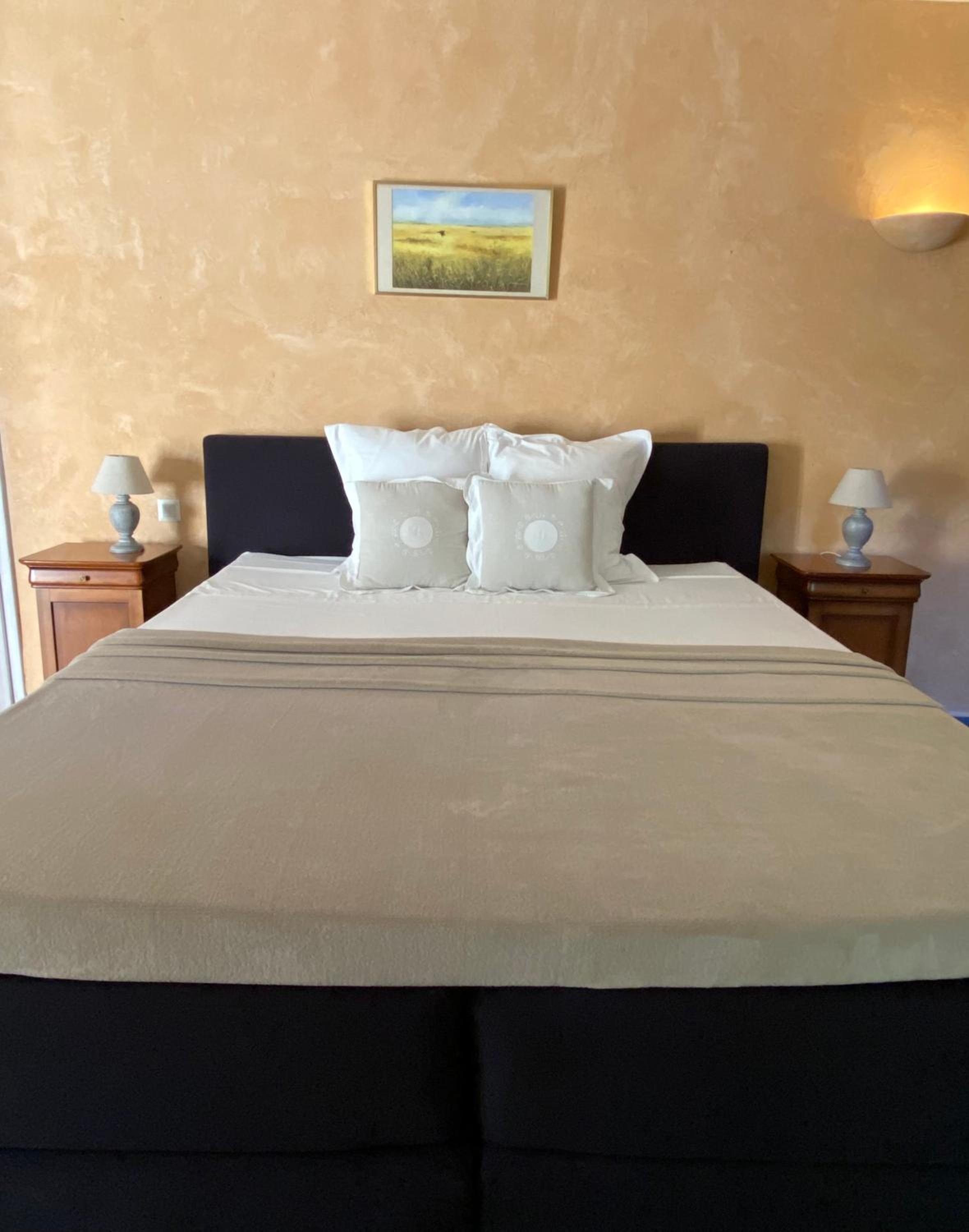 Queen Room with Garden View