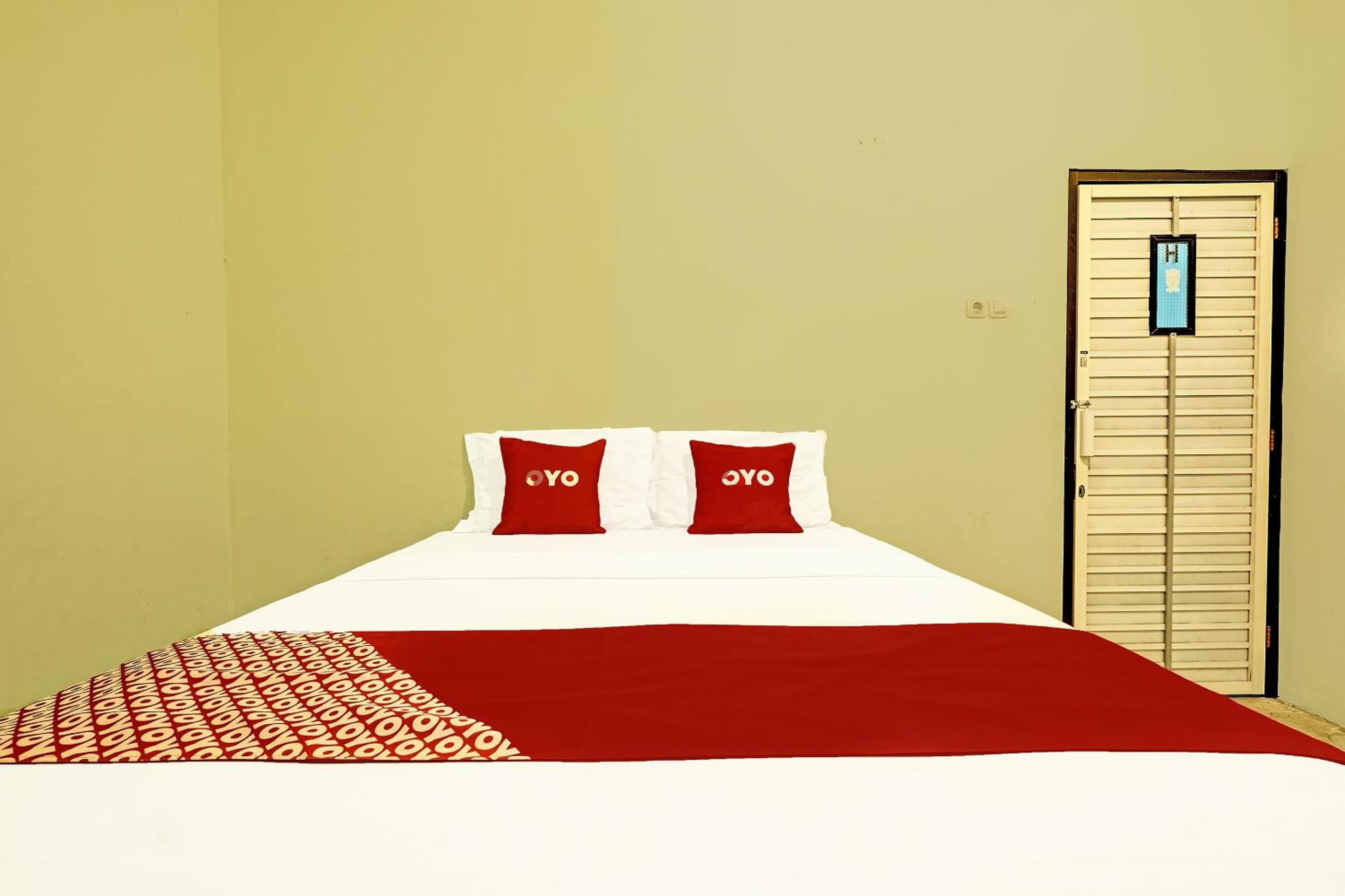 Standard Queen Room photo 2