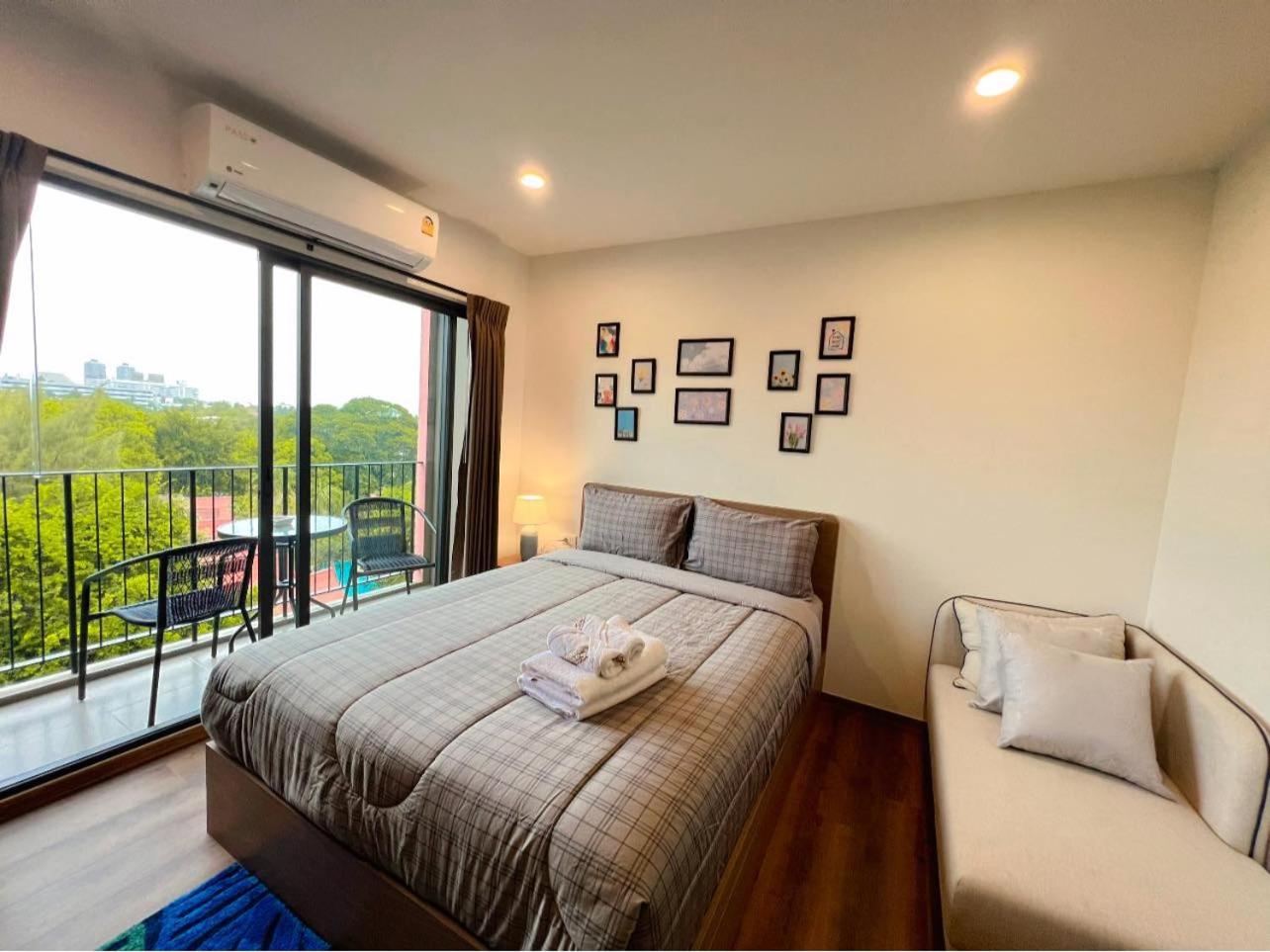One-Bedroom Apartment - Photo 3