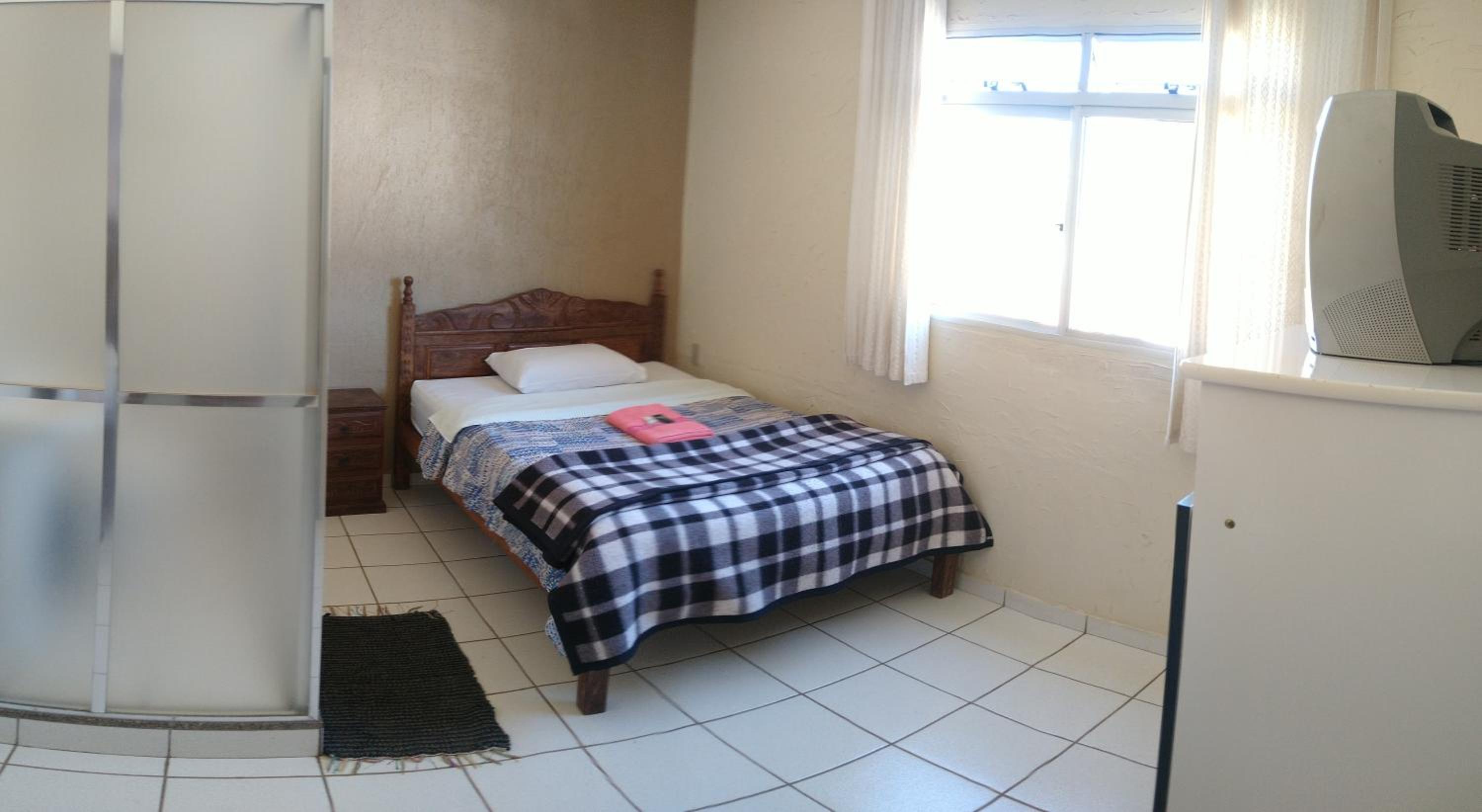 Single Room with Private Bathroom photo 1