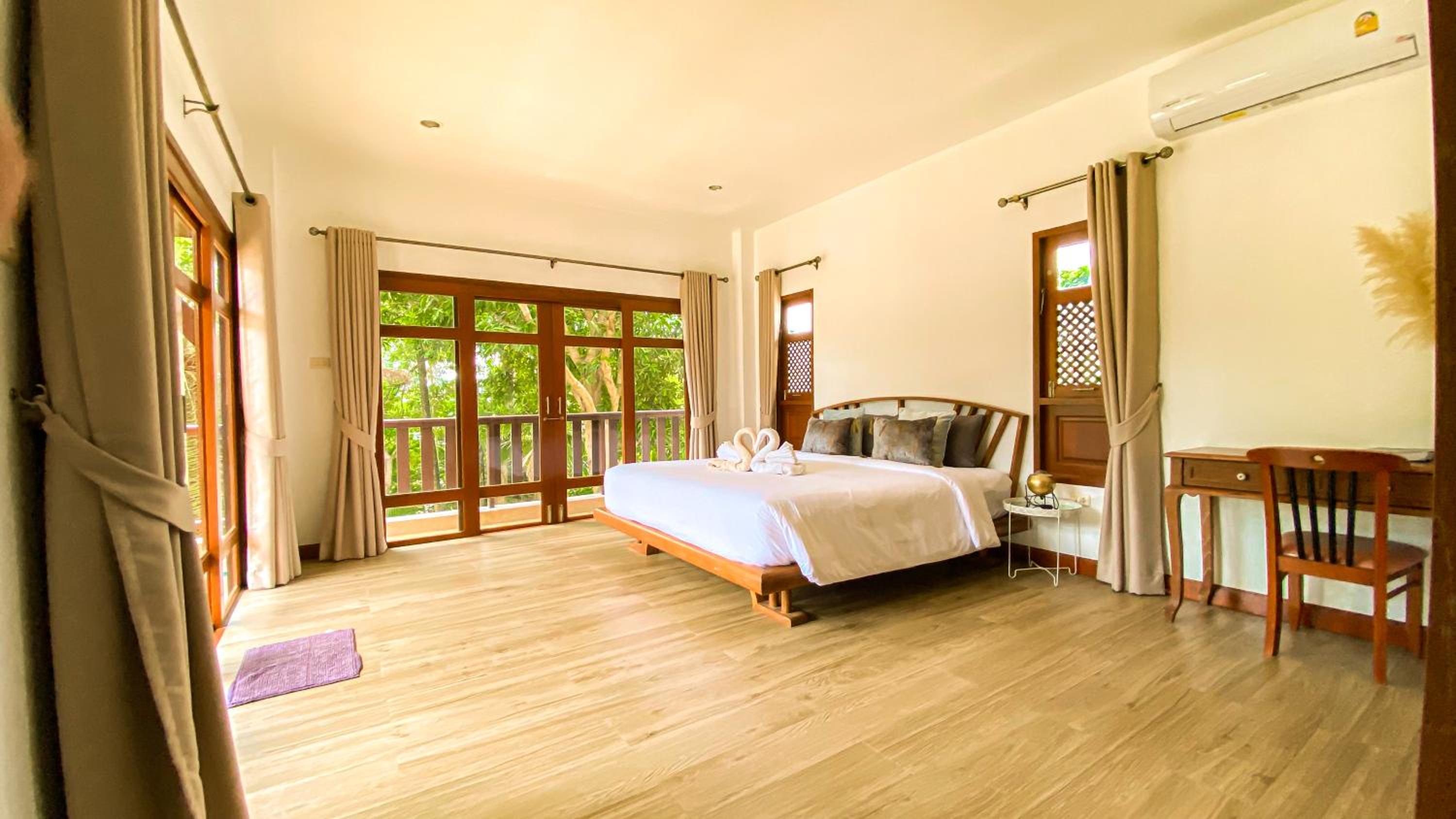 Three-Bedroom Villa photo 1