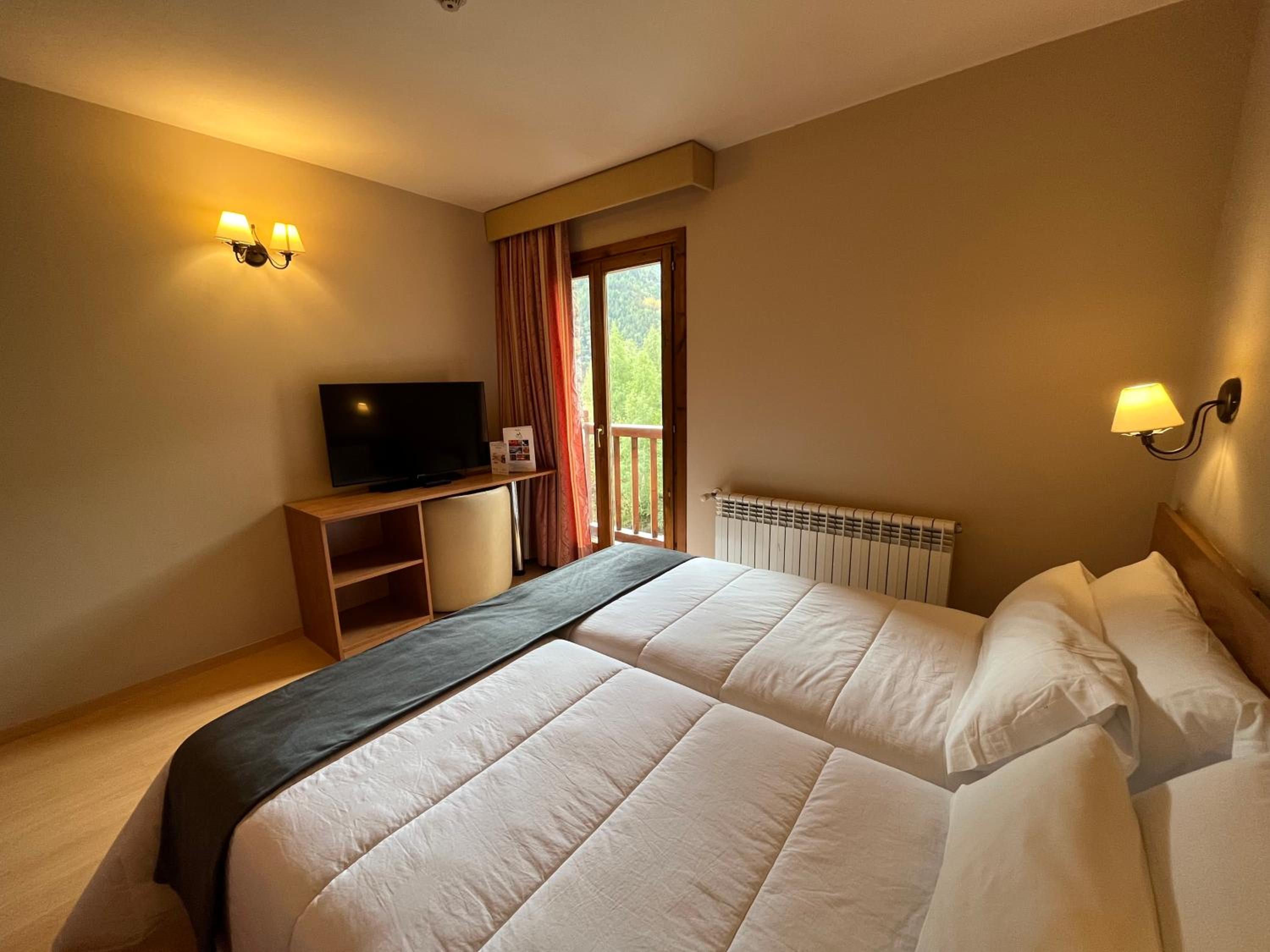 Double or Twin Room photo 3