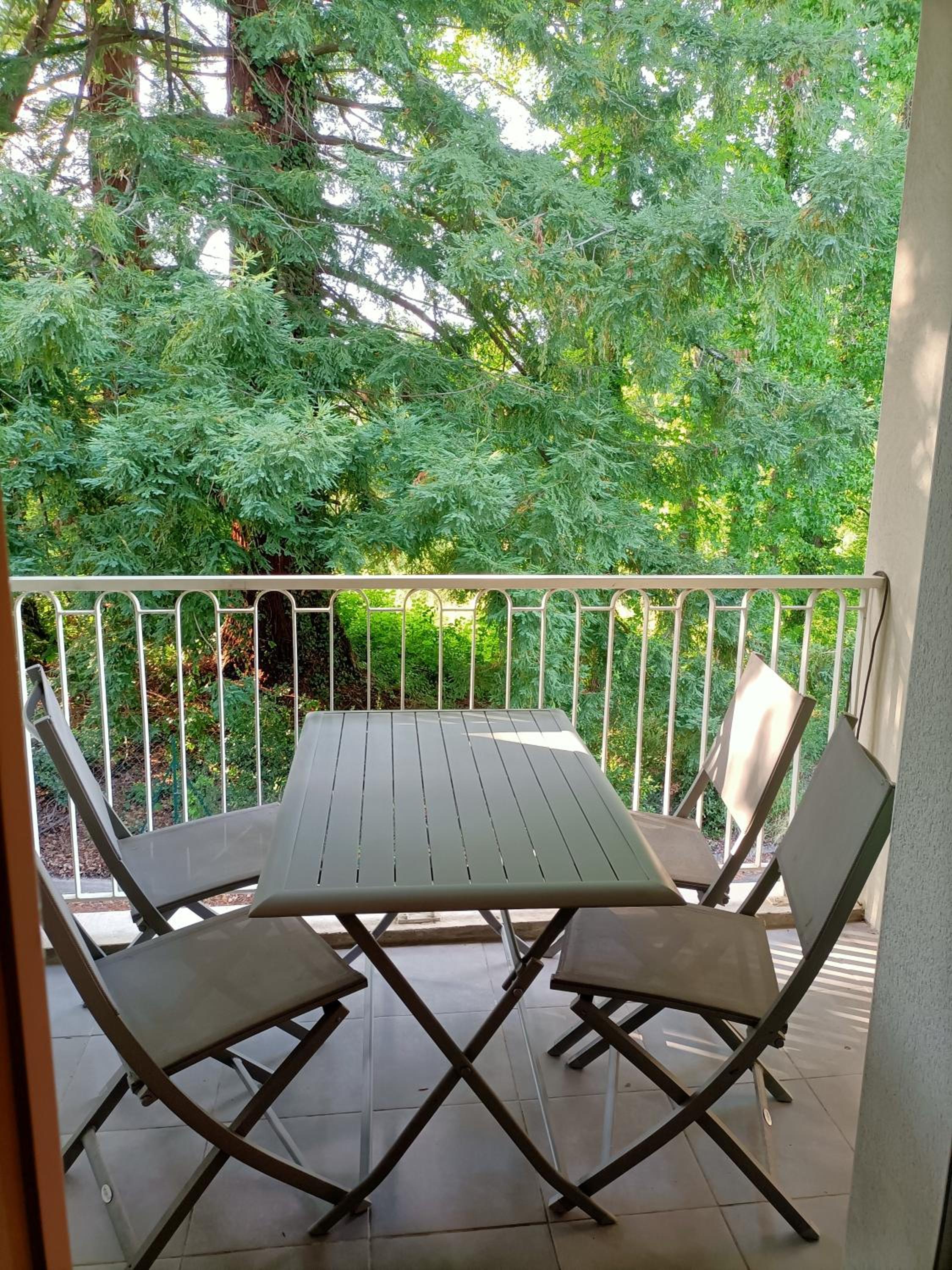 Apartment with Balcony photo 2