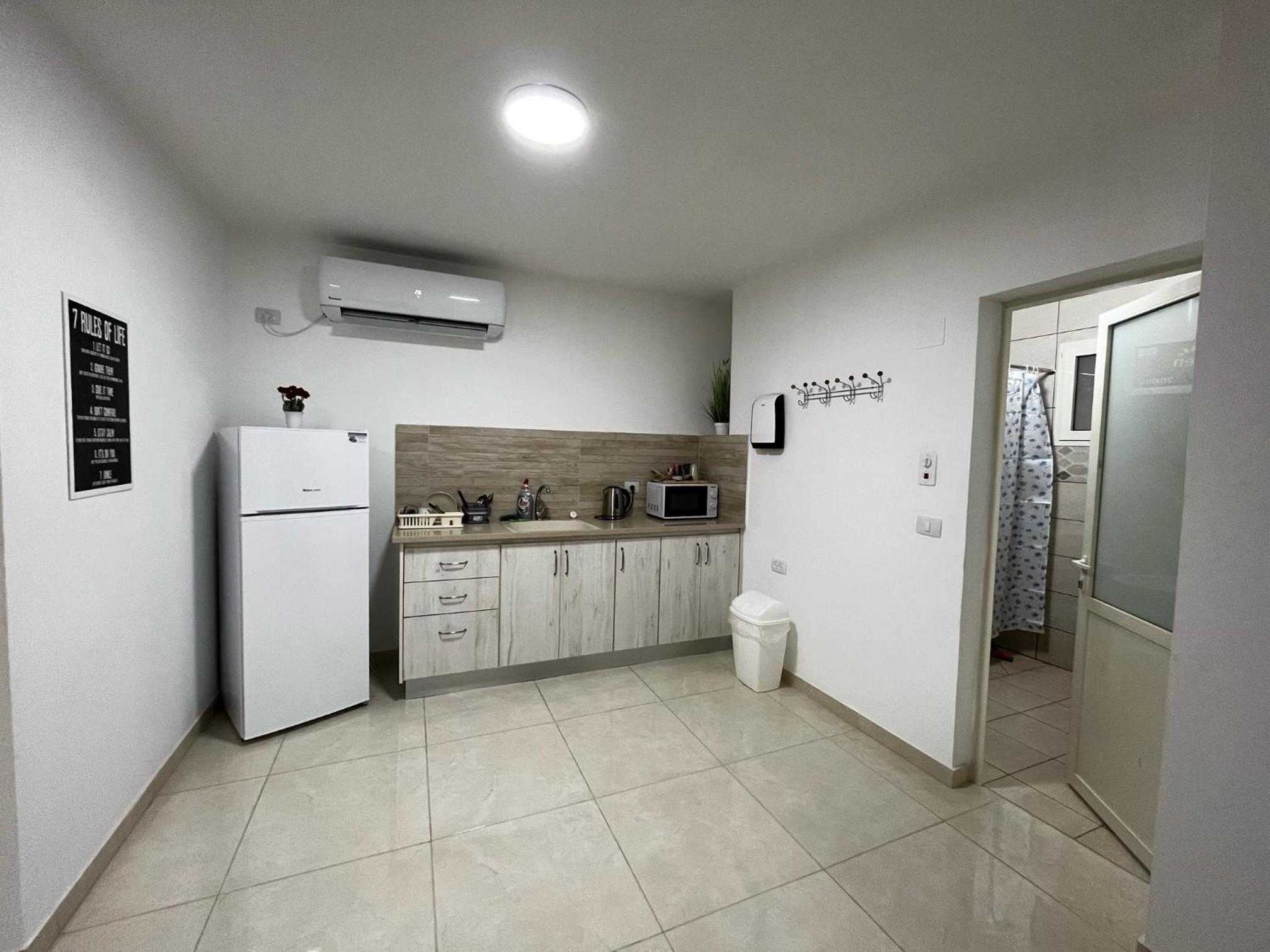 Suite with Balcony - Photo 9