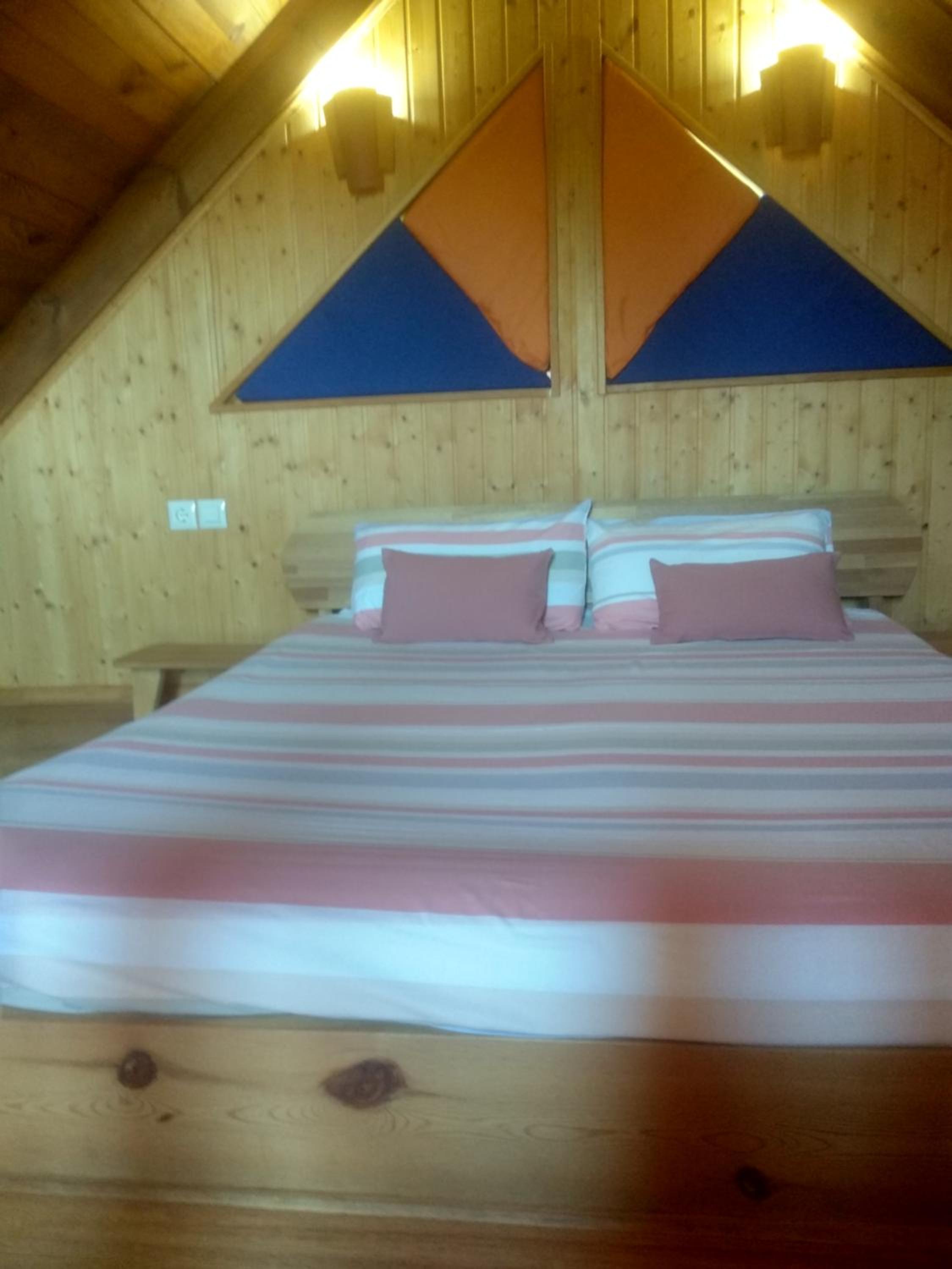 One-Bedroom Bungalow (2 Adults) photo 2