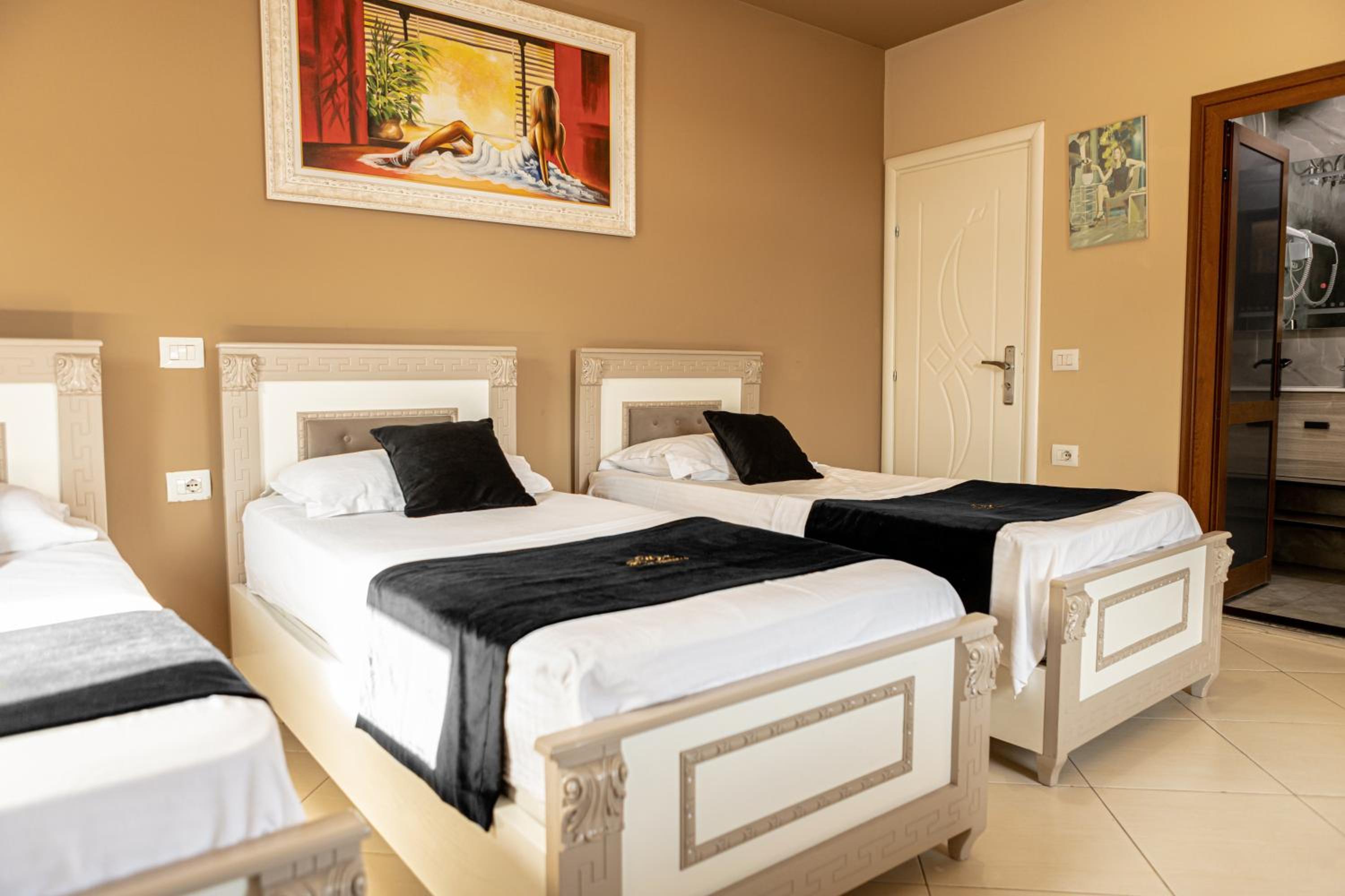 Deluxe Quadruple Room