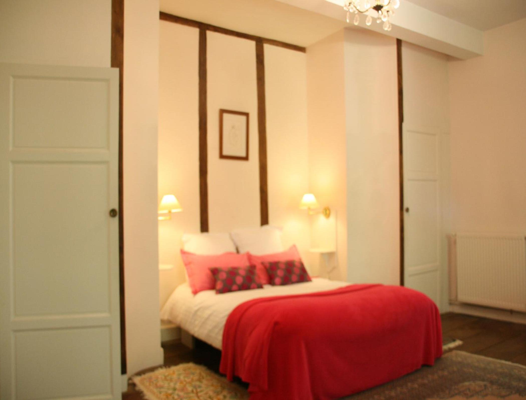 Pink Double Room photo 2