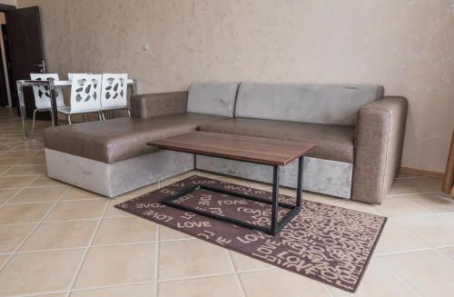 Two-Bedroom Apartment (4 Adults + 2 Children) photo 2