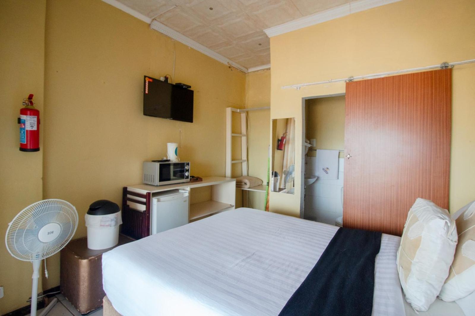 Deluxe Double Room with Balcony photo 3