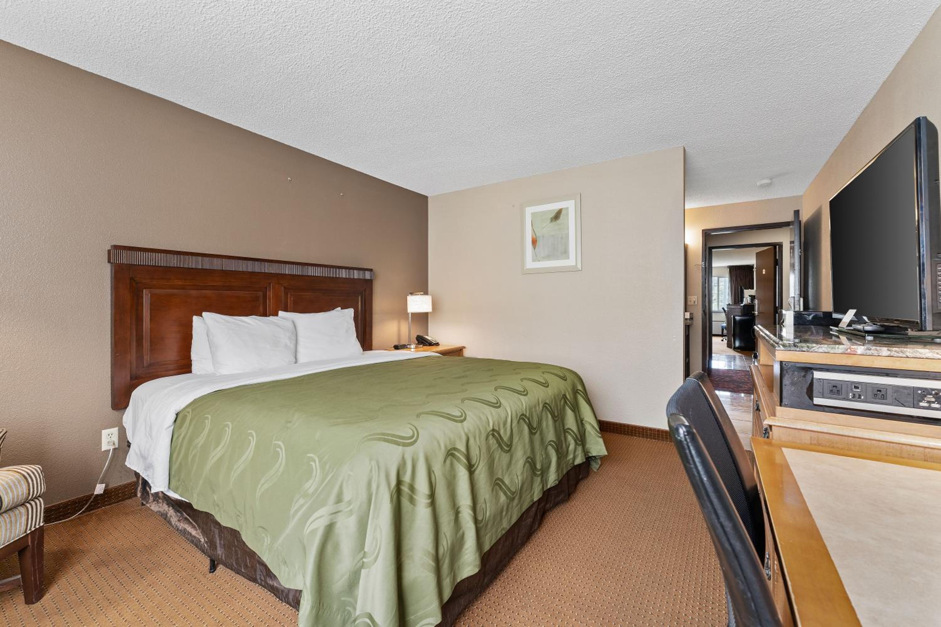 King Room - Non-Smoking photo 1