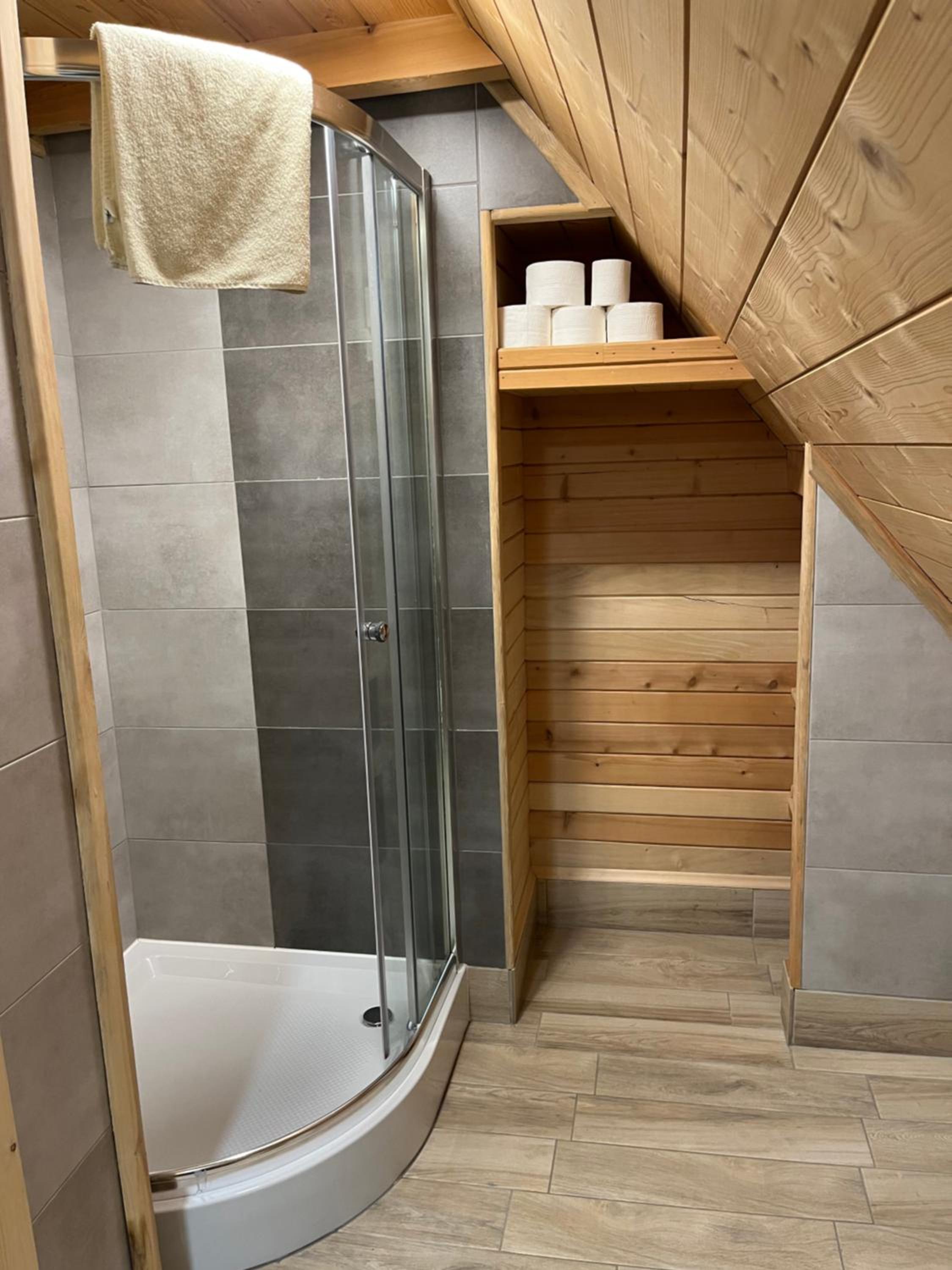 Three-Bedroom Chalet - Photo 11