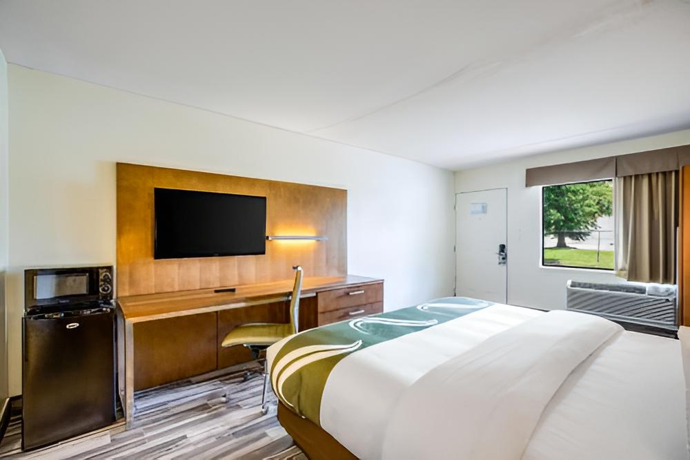 King Room - Accessible/Non-Smoking
