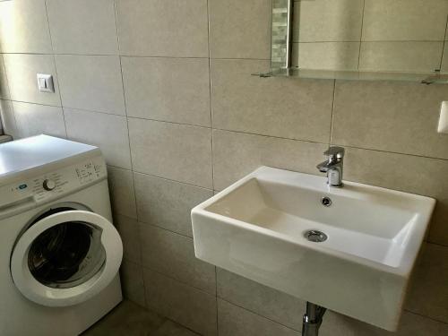 Double Room - Photo 8