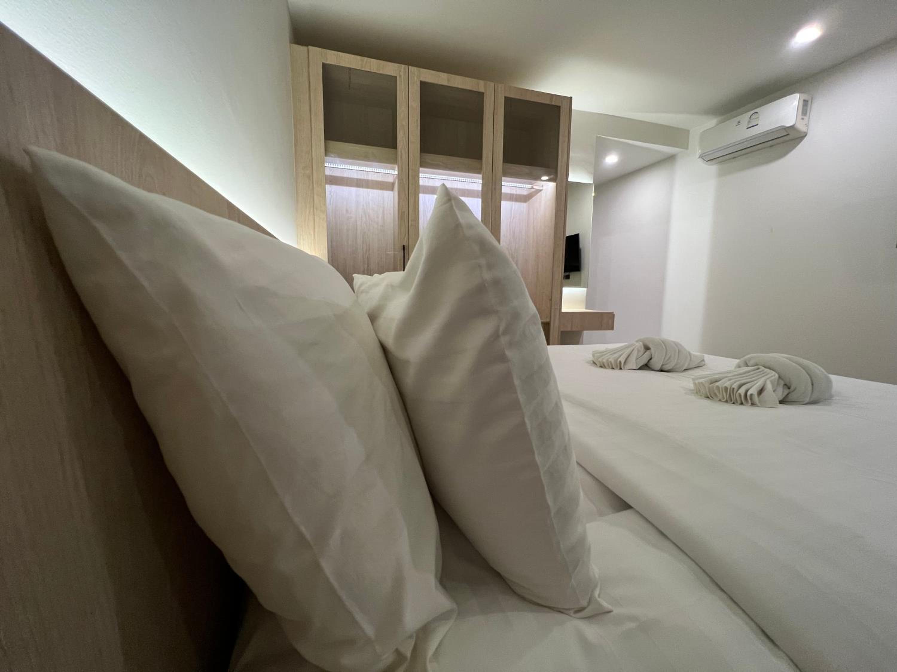 Apartment with Sea View - Photo 11