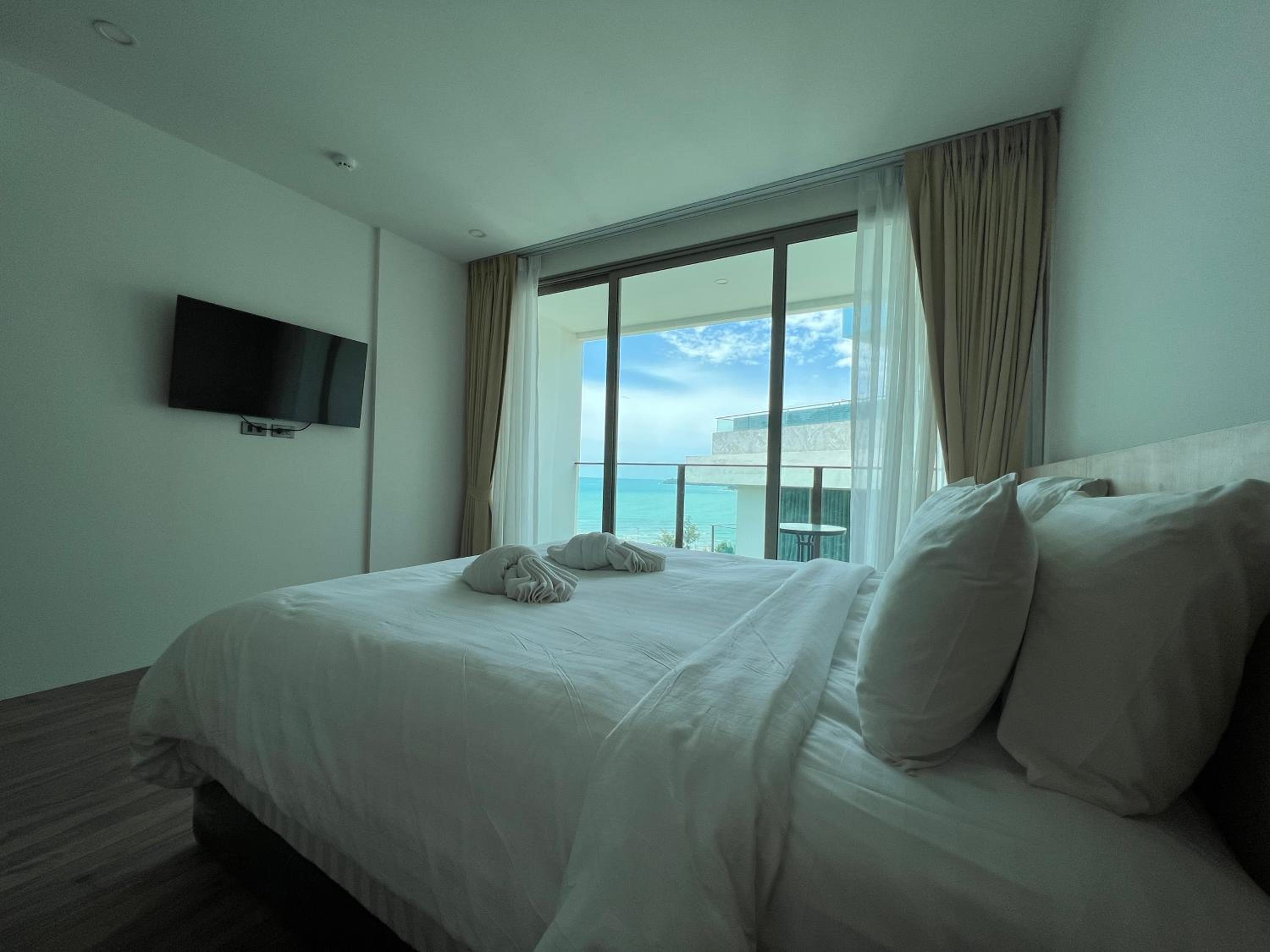 Apartment with Sea View - Photo 14
