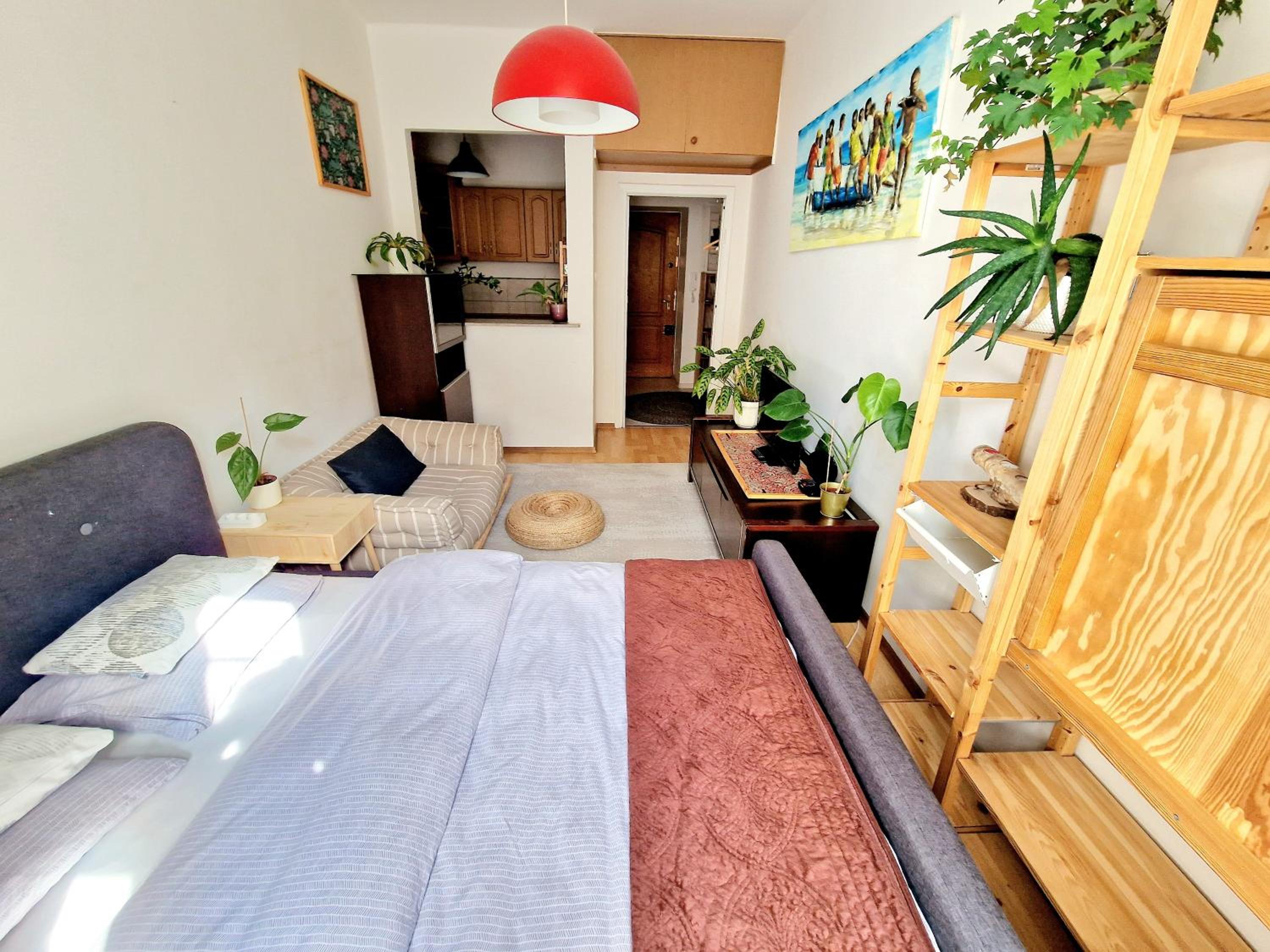 One-Bedroom Apartment photo 1