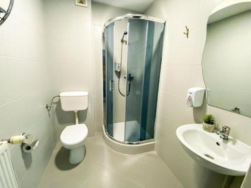 Twin Room - Photo 2