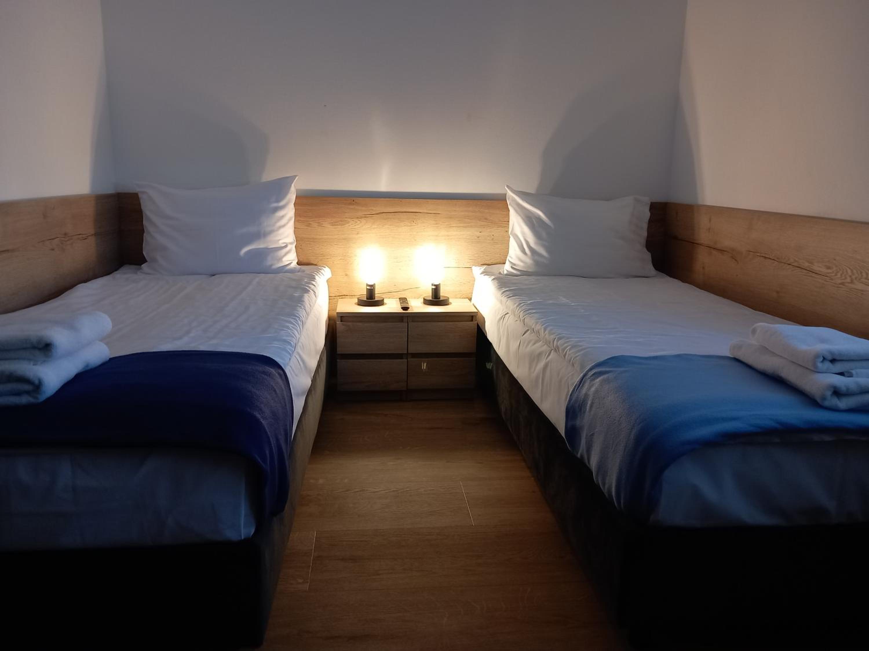 Small Double Room - Photo 4