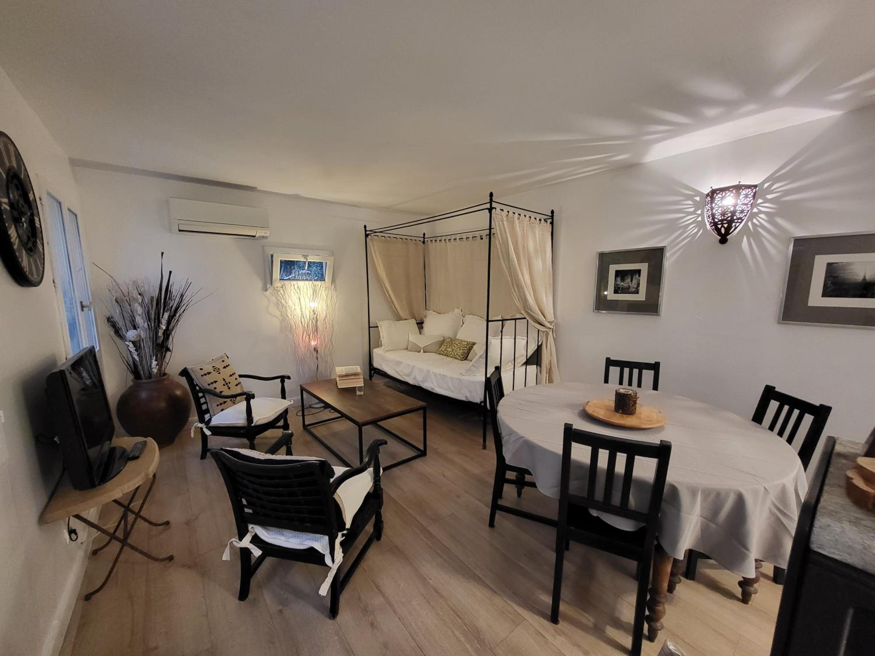 Two-Bedroom House photo 2