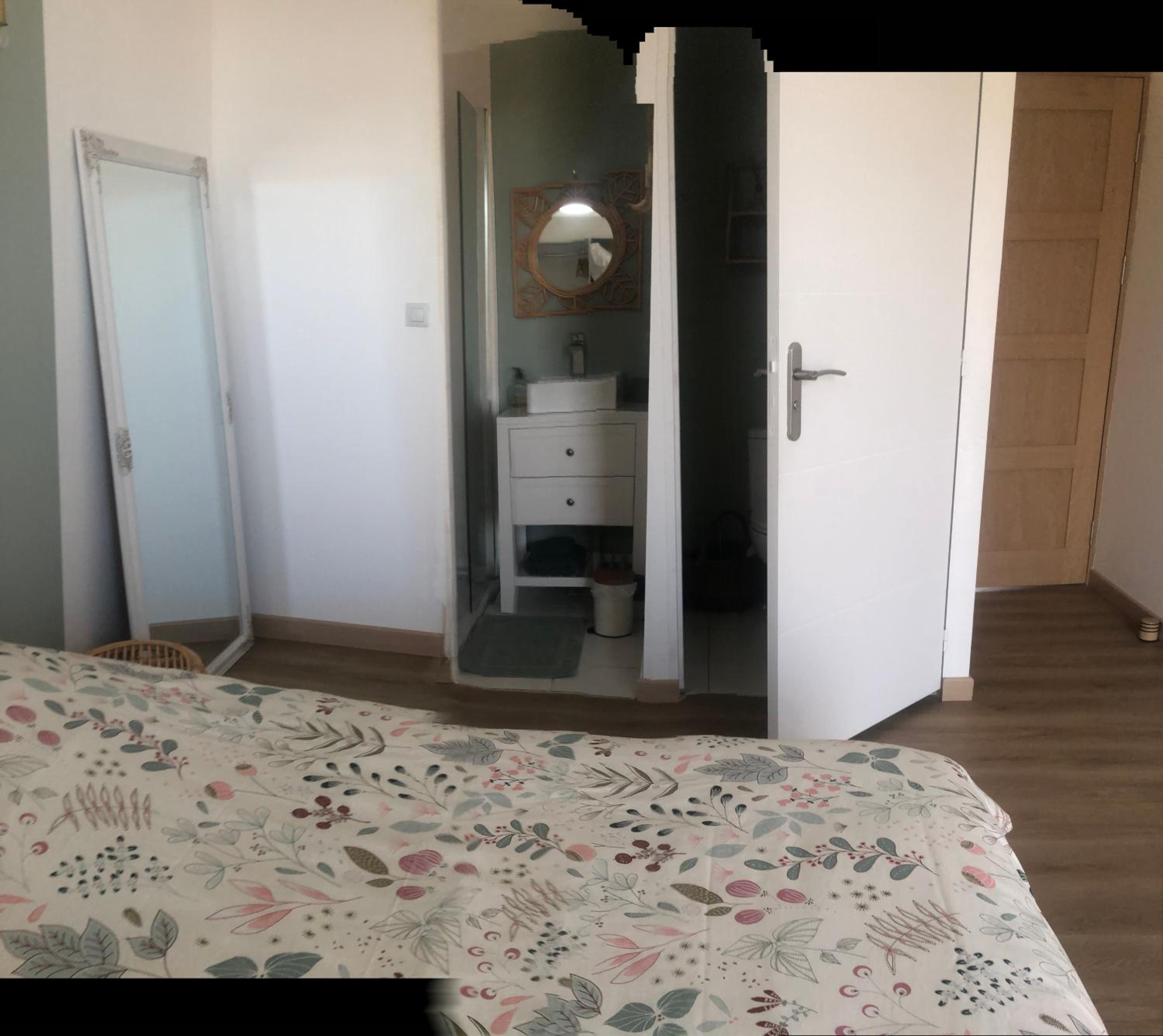 Double Room with Private Bathroom - Photo 3