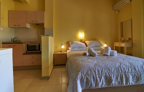 Studio (2 Adults) - Ground Floor photo 2
