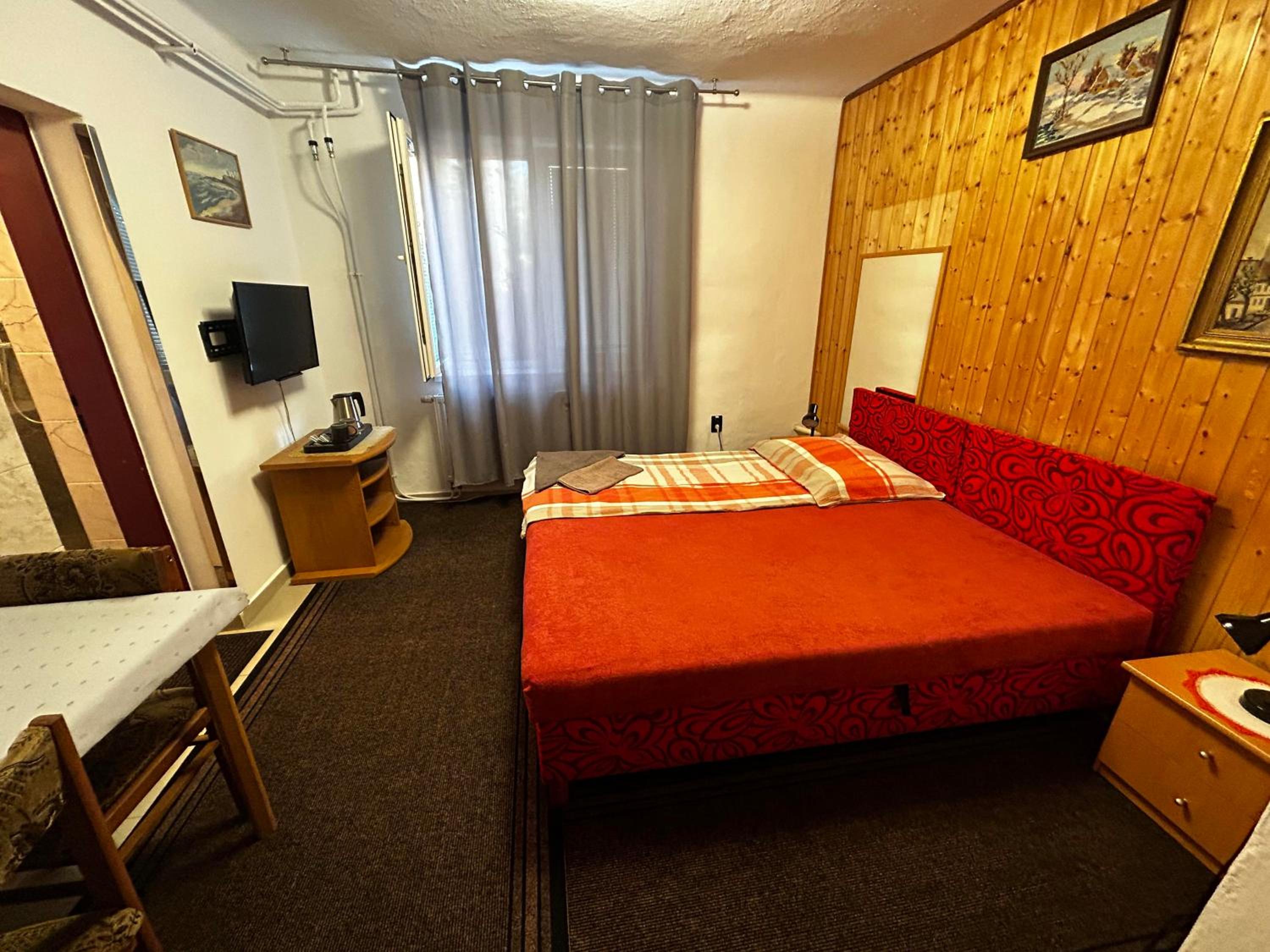 Standard Double or Twin Room photo 2