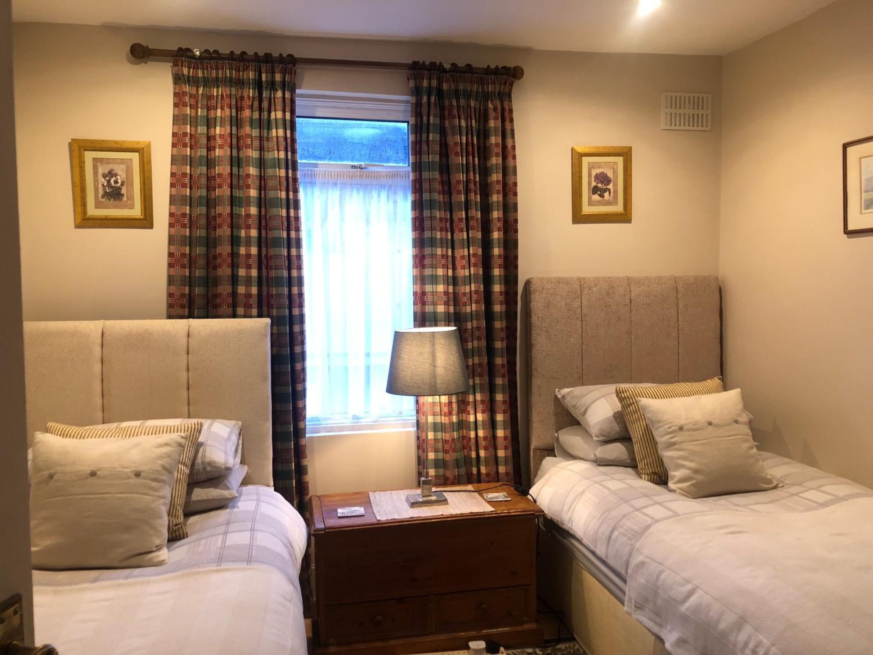 Budget Twin Room photo 2