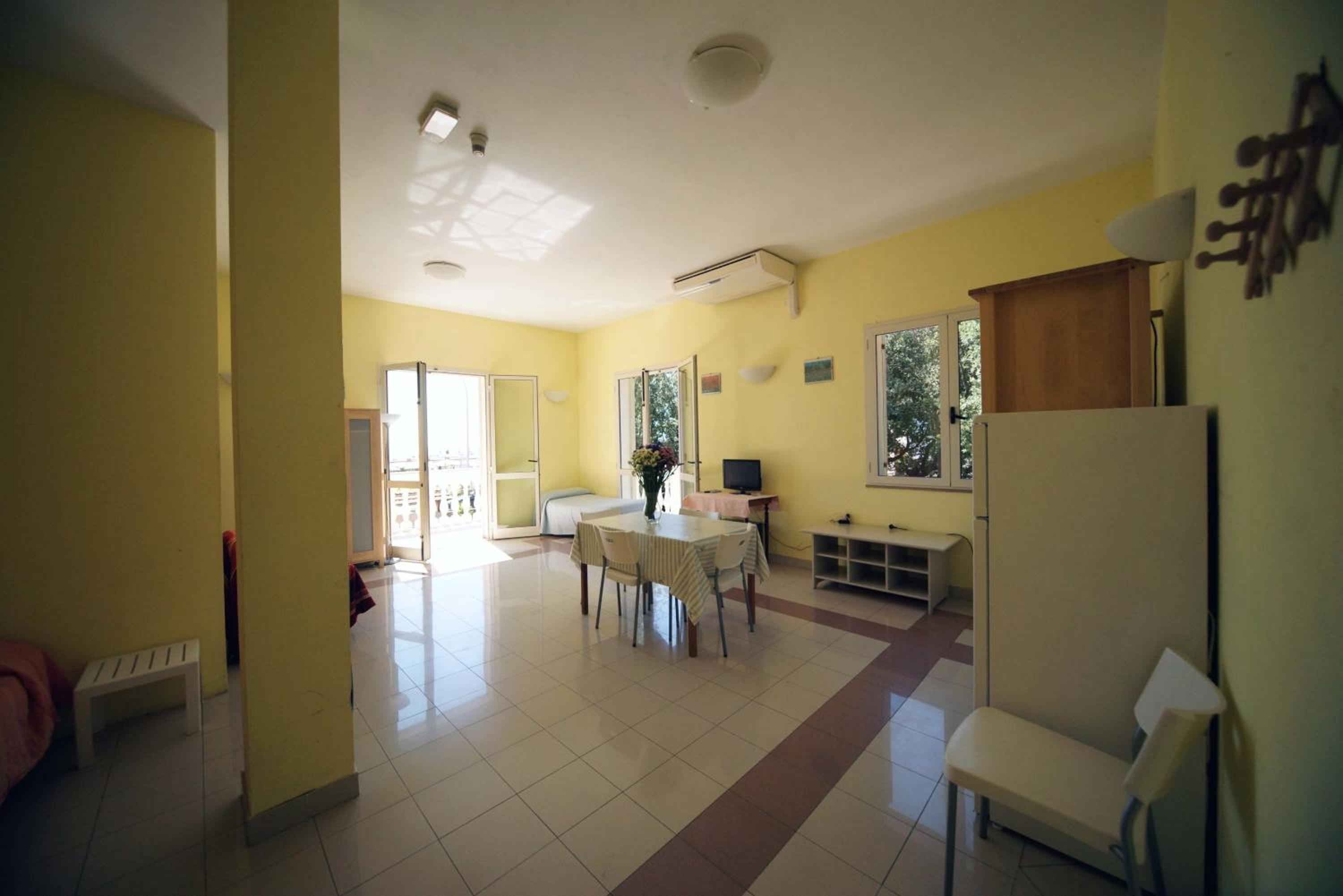 One-Bedroom Apartment with Terrace photo 2
