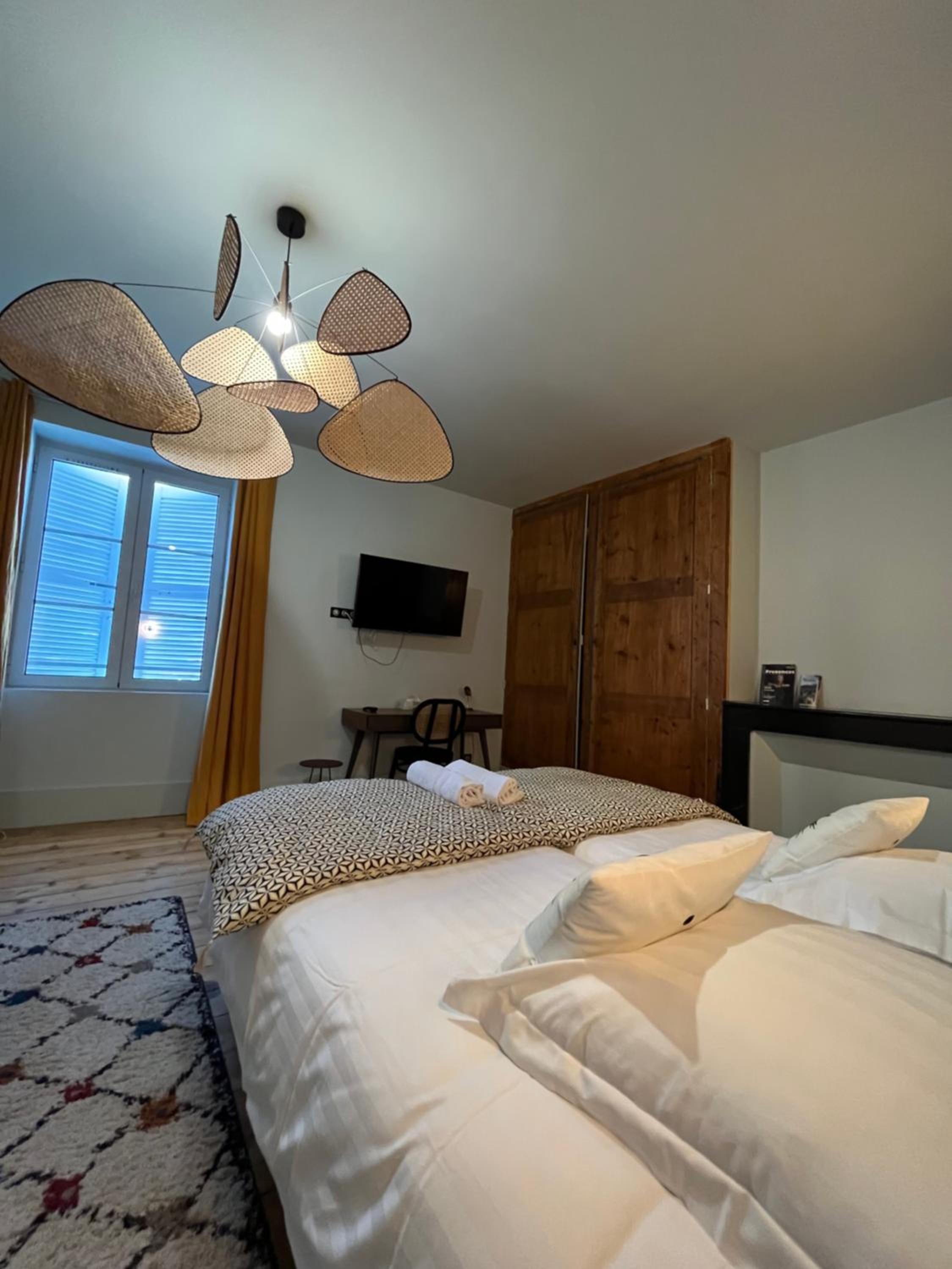 Double or Twin Room with Mountain View photo 2