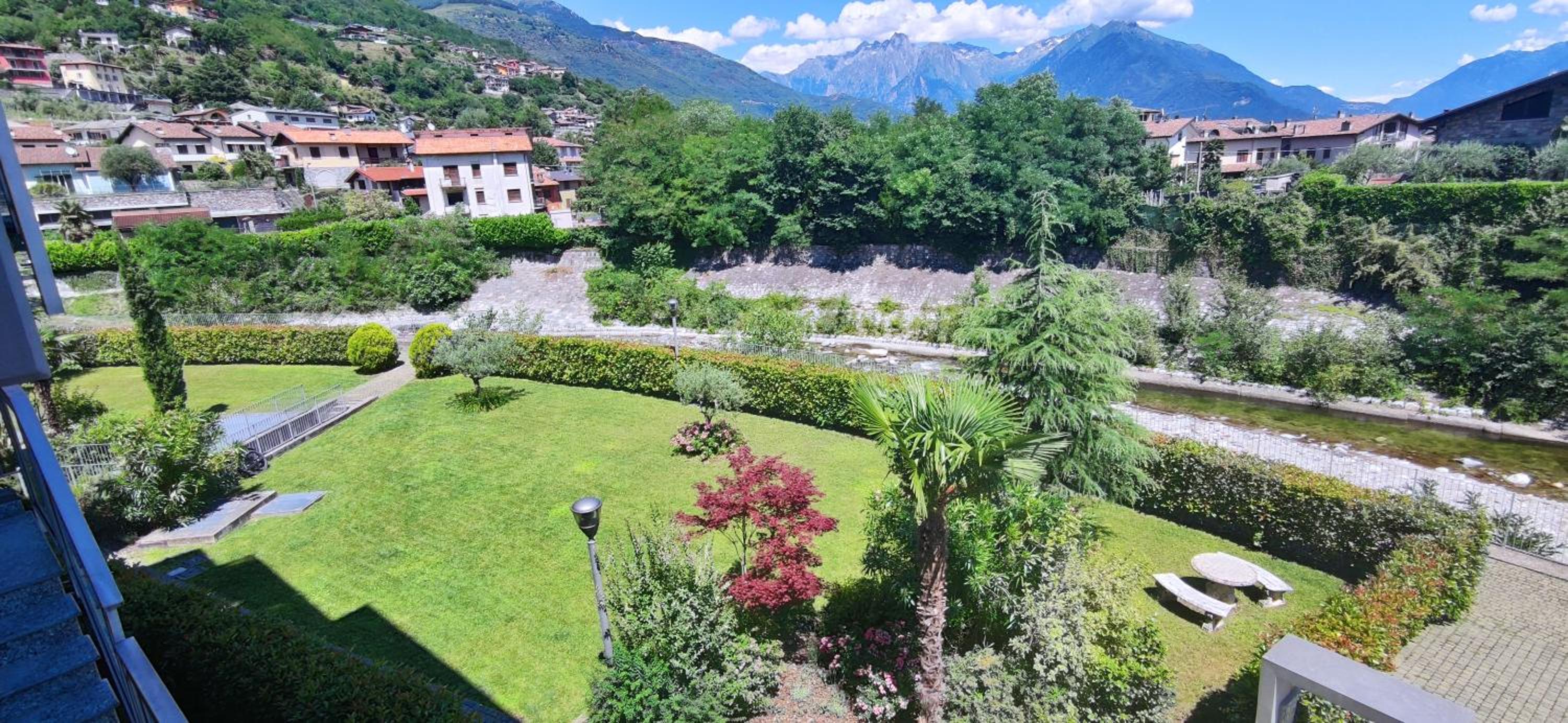 Apartment with Garden View - Photo 4