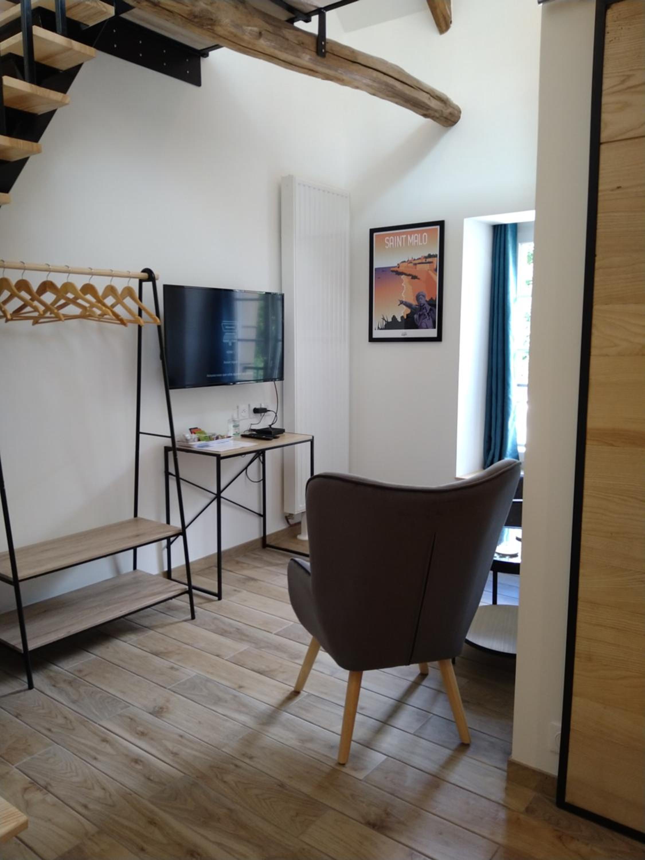 Large Double Room photo 2
