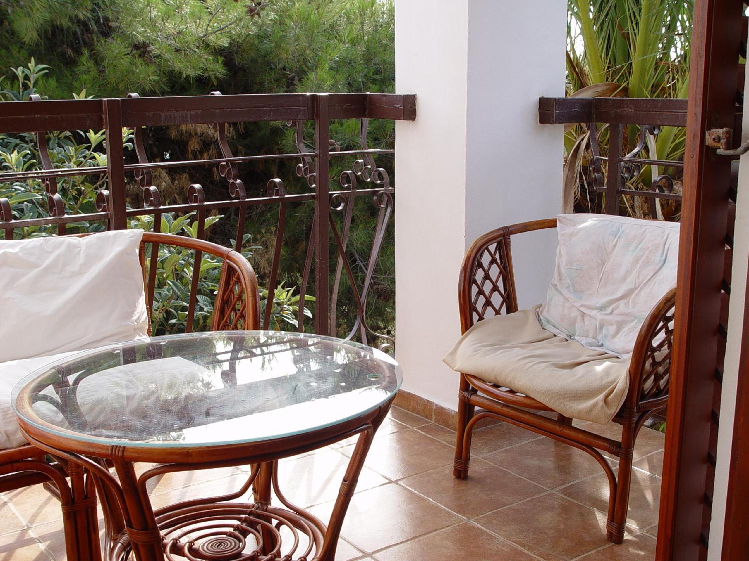 One-Bedroom Apartment with Balcony