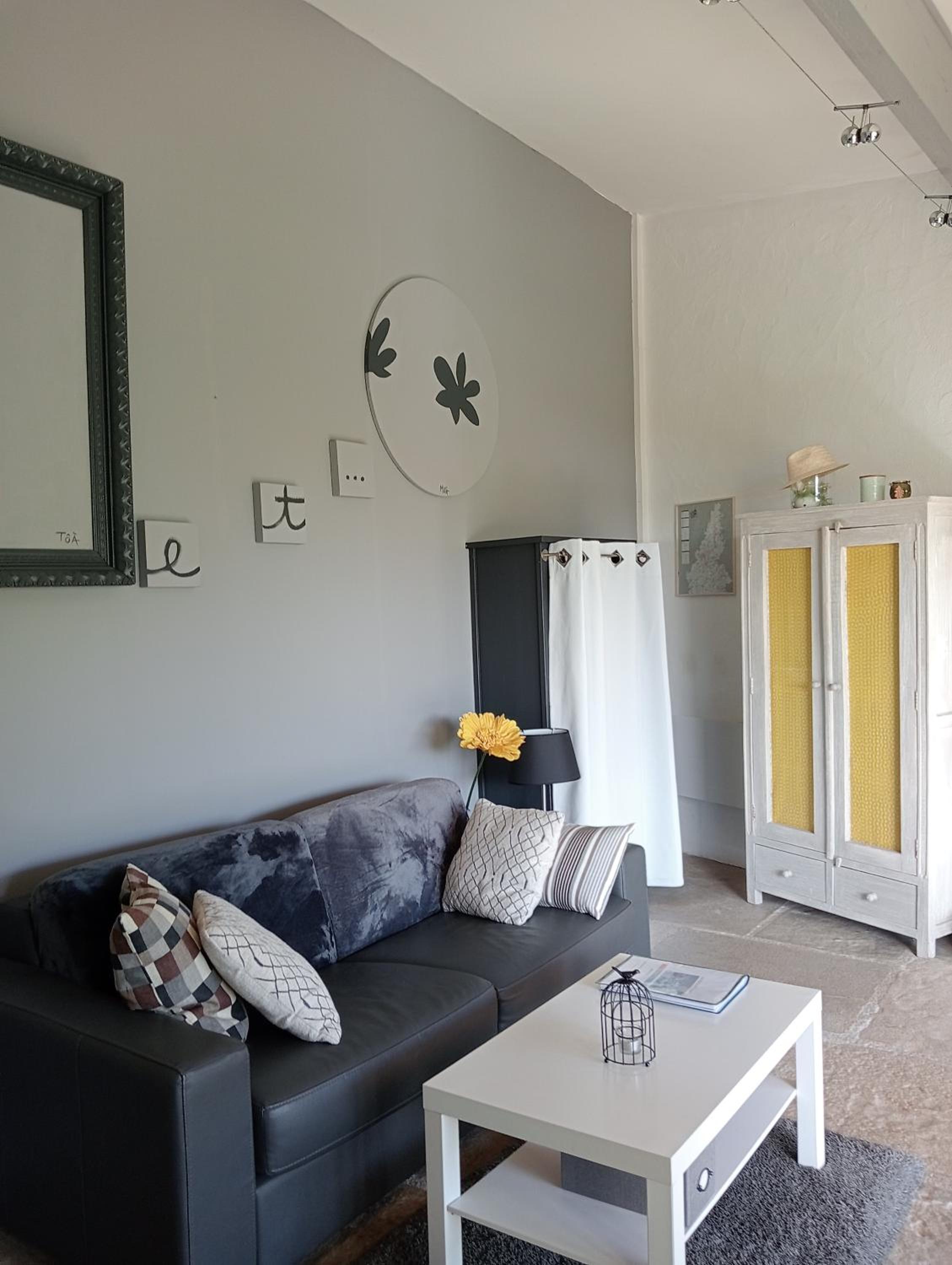 One-Bedroom House photo 3