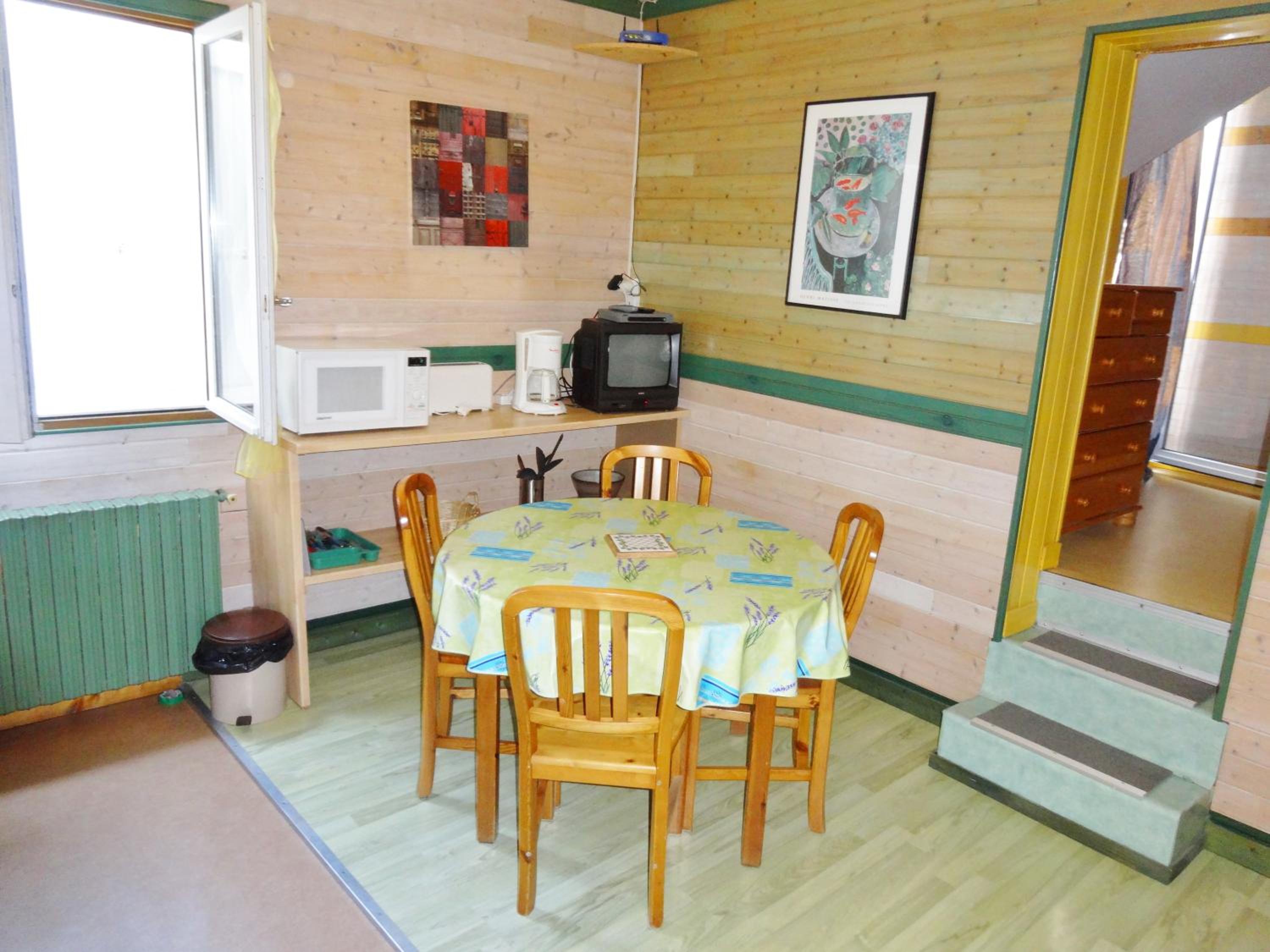 Apartment with Mountain View photo 2