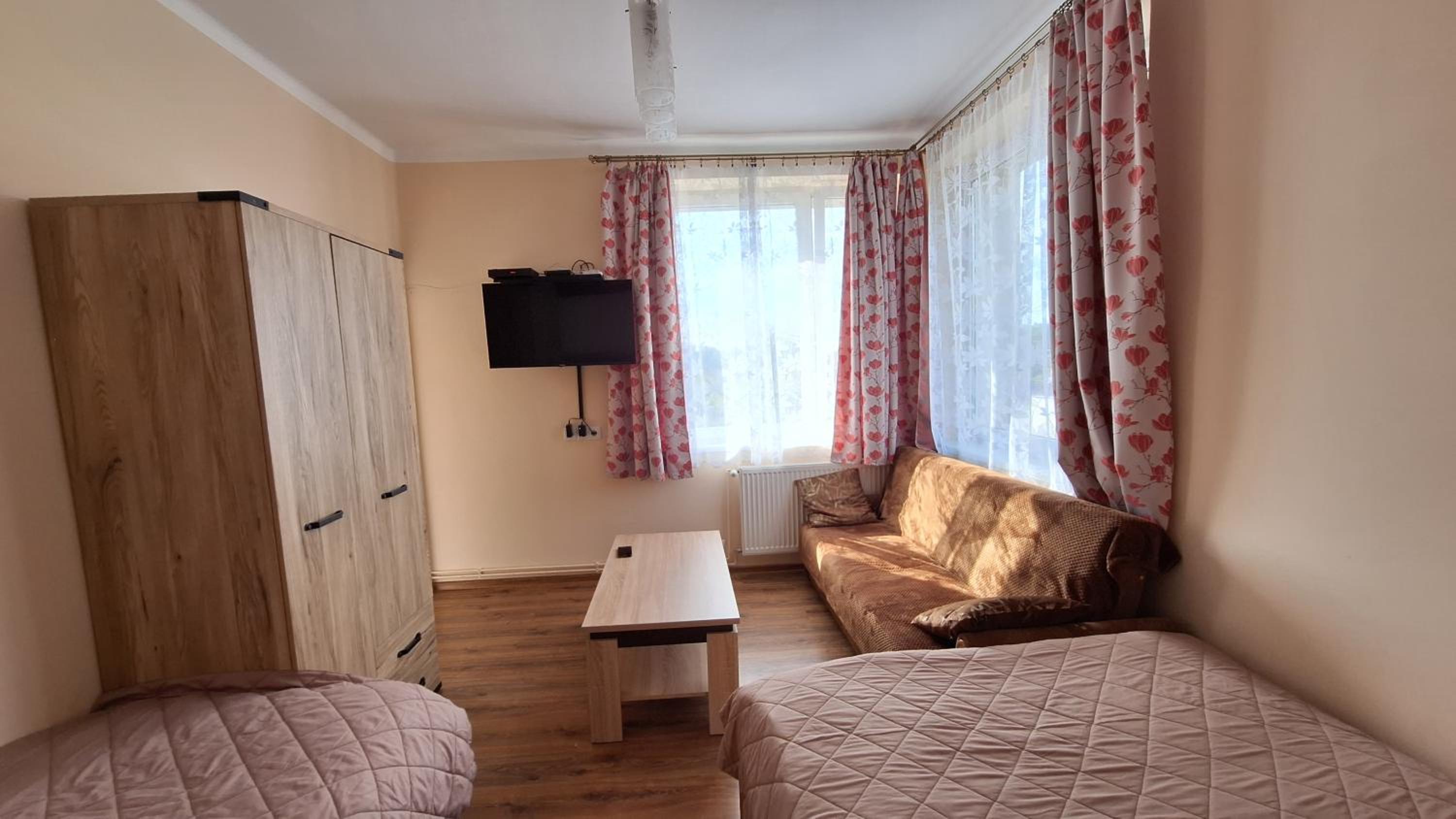 One-Bedroom Apartment - Photo 16