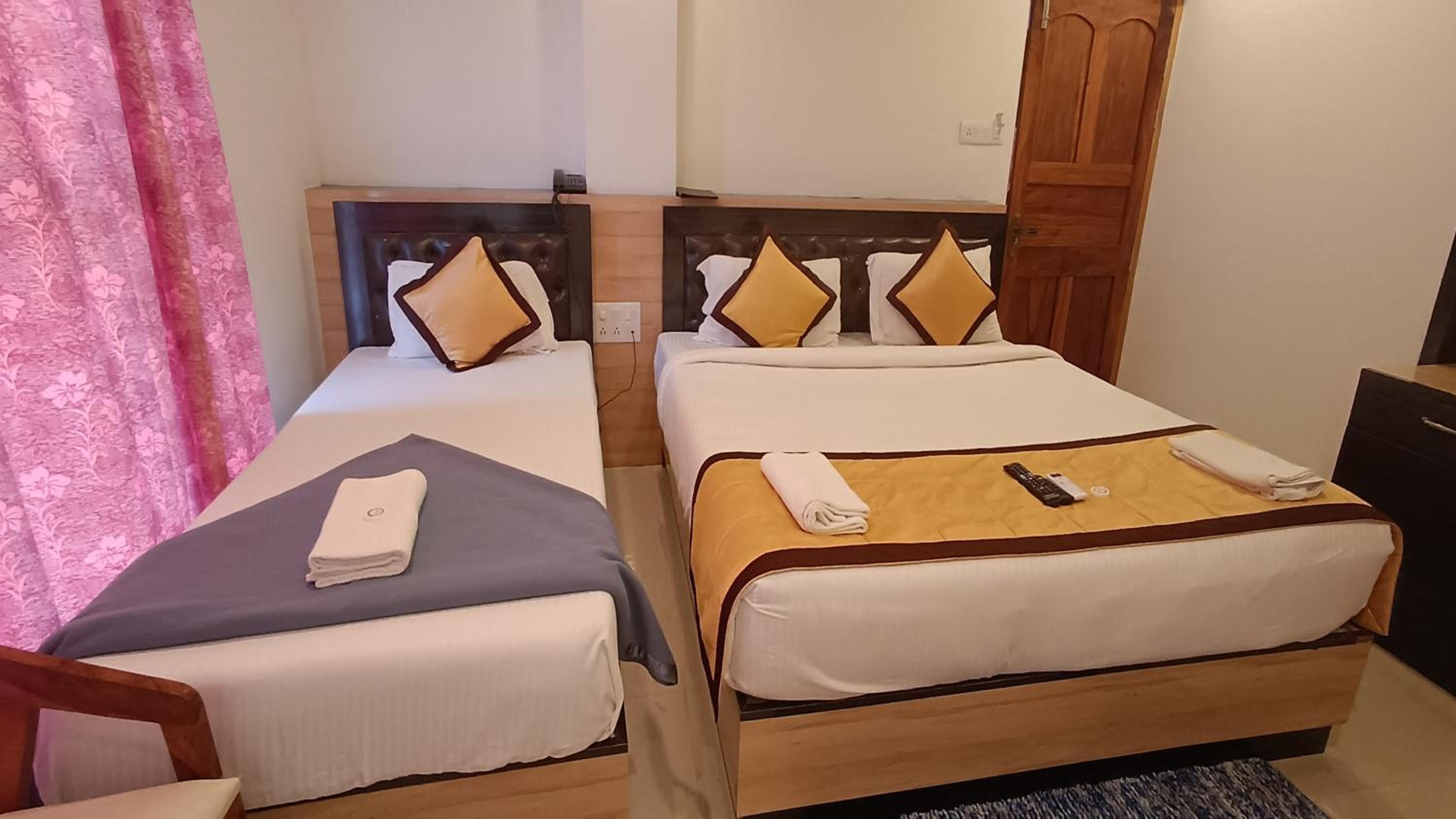 Deluxe Family Room