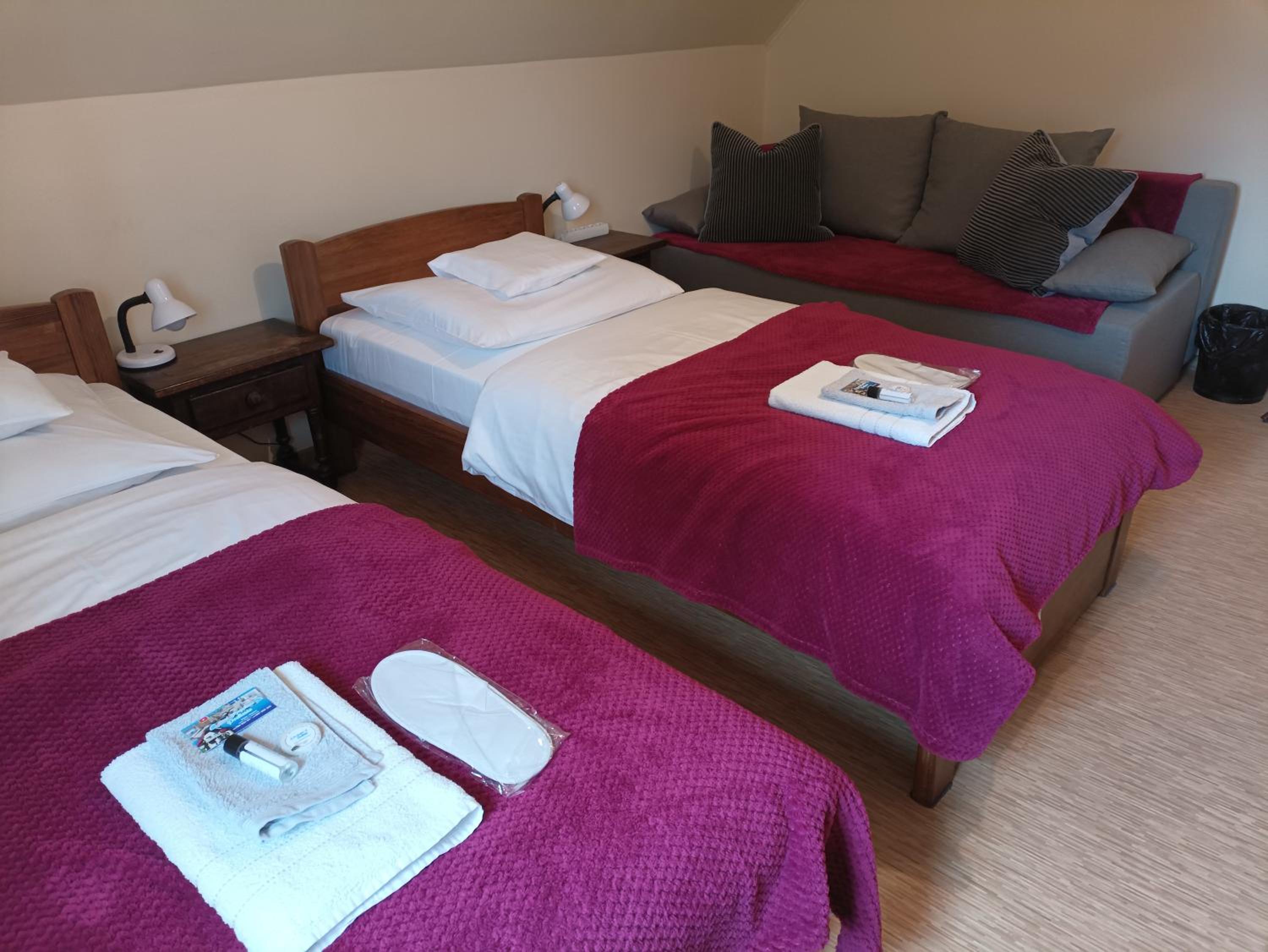 Double Room with Shared Bathroom photo 2