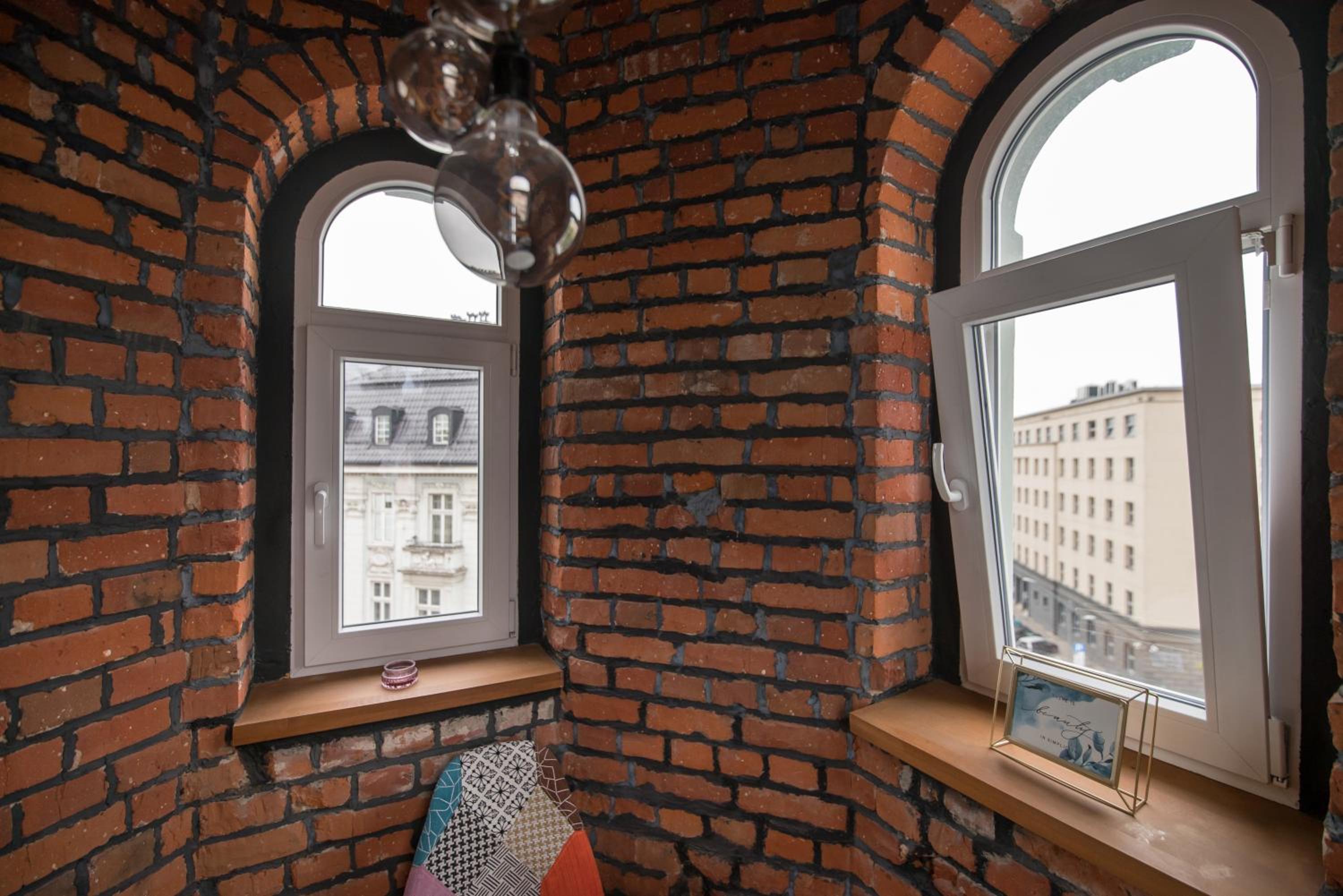 One-Bedroom Apartment - Photo 8