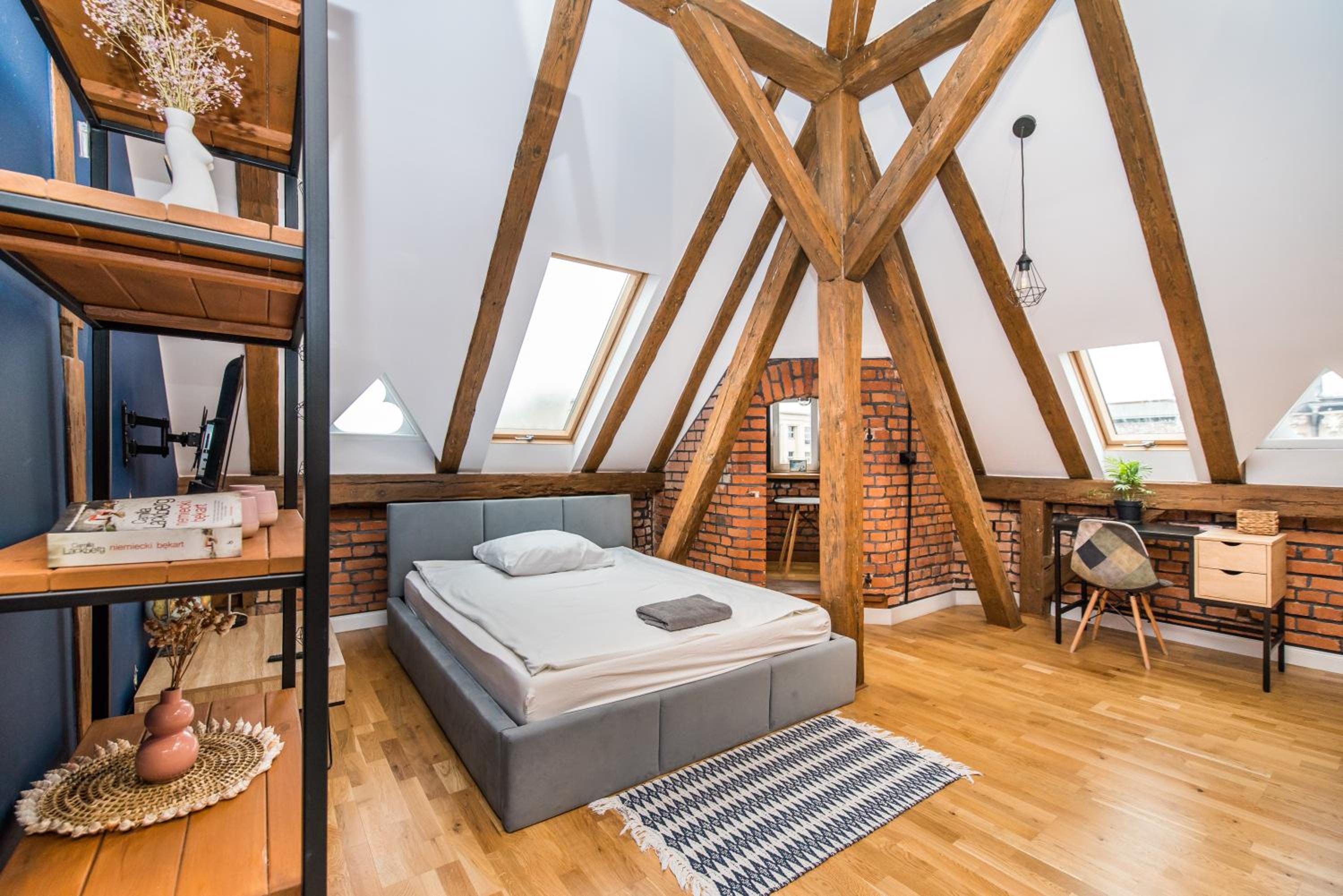 One-Bedroom Apartment - Photo 26