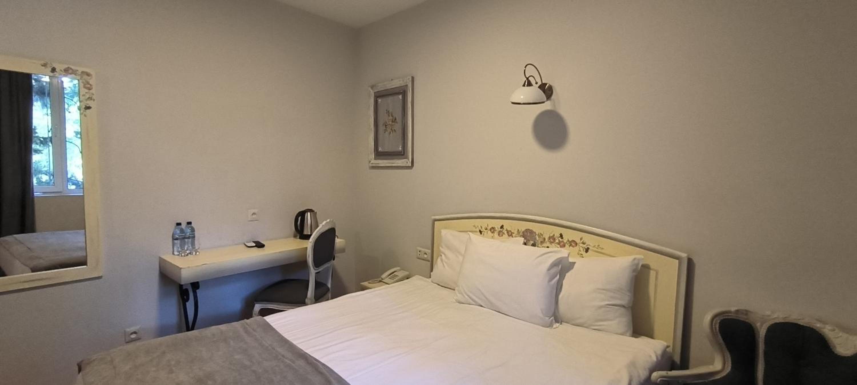 Standard Double Room photo 3