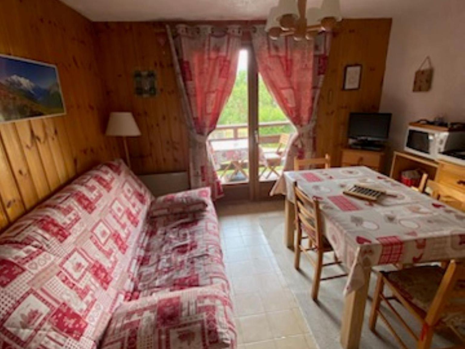 Studio Apartment - Photo 17