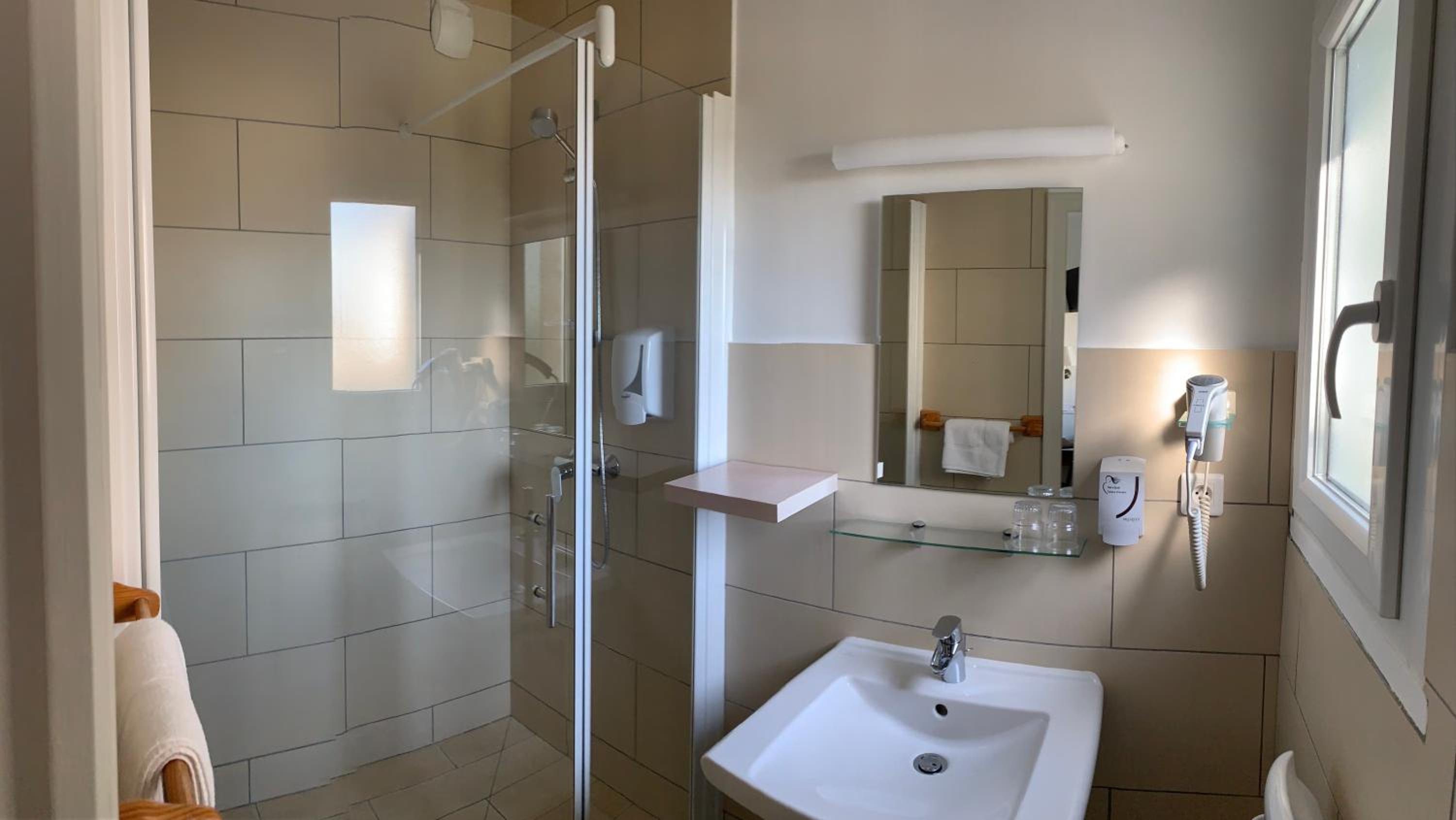 Double or Twin Room photo 2