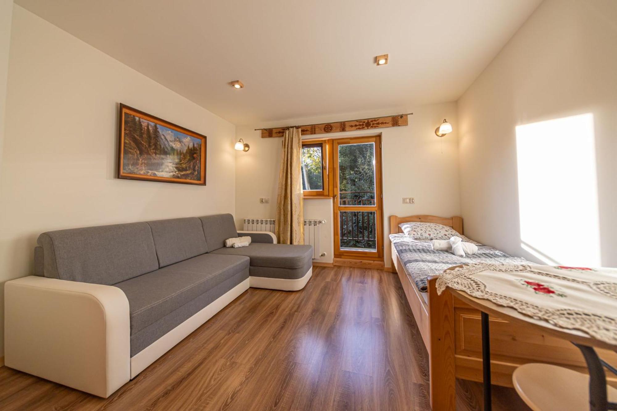 Triple Room with Private Bathroom