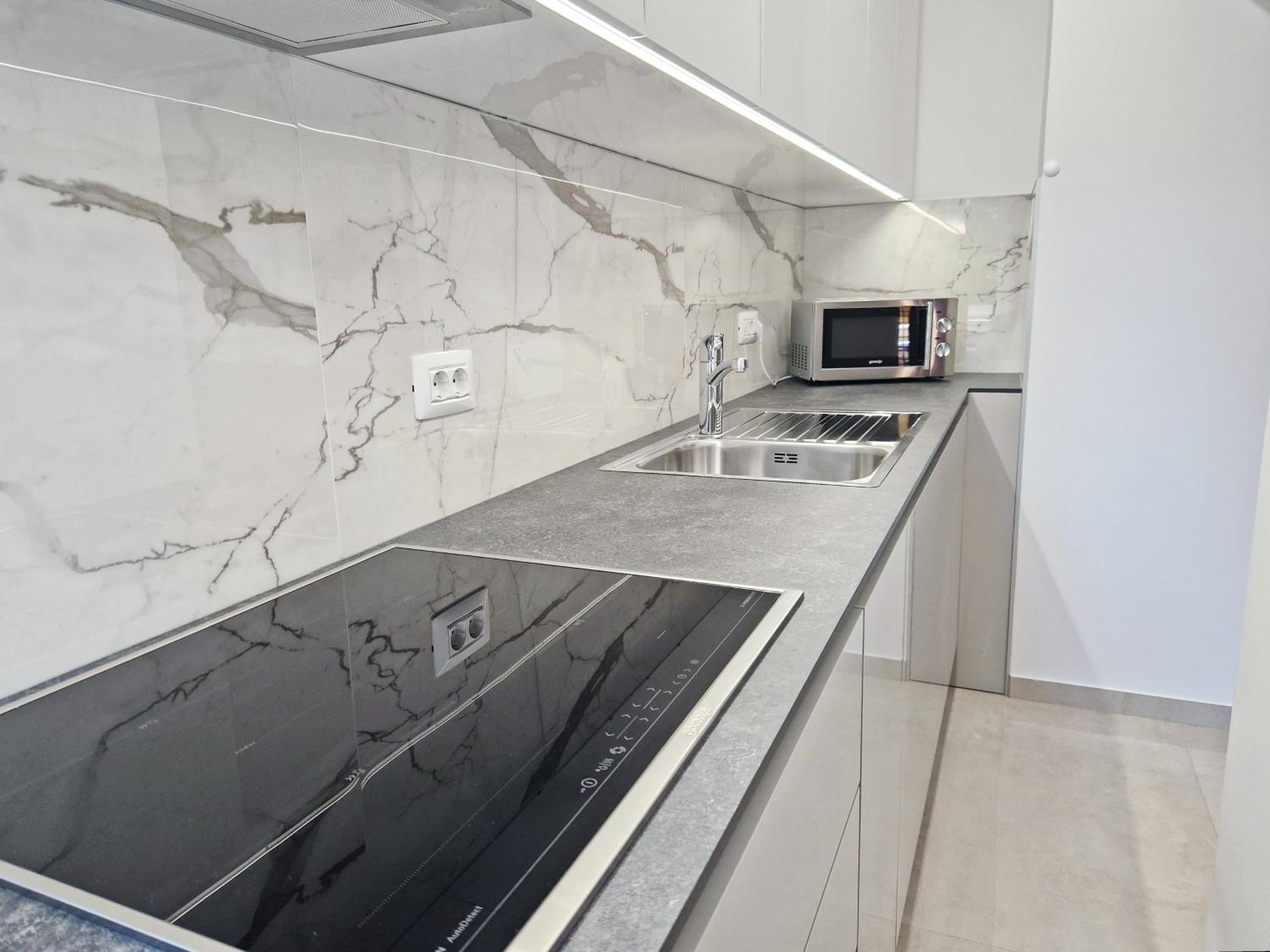 One-Bedroom Apartment with Balcony photo 2
