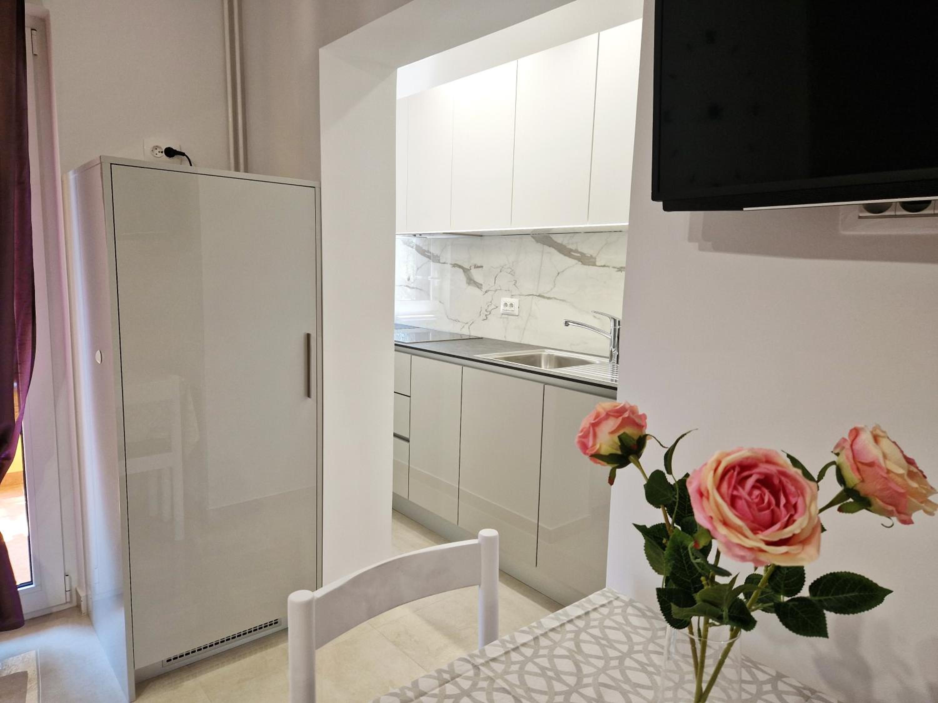 One-Bedroom Apartment with Balcony photo 3