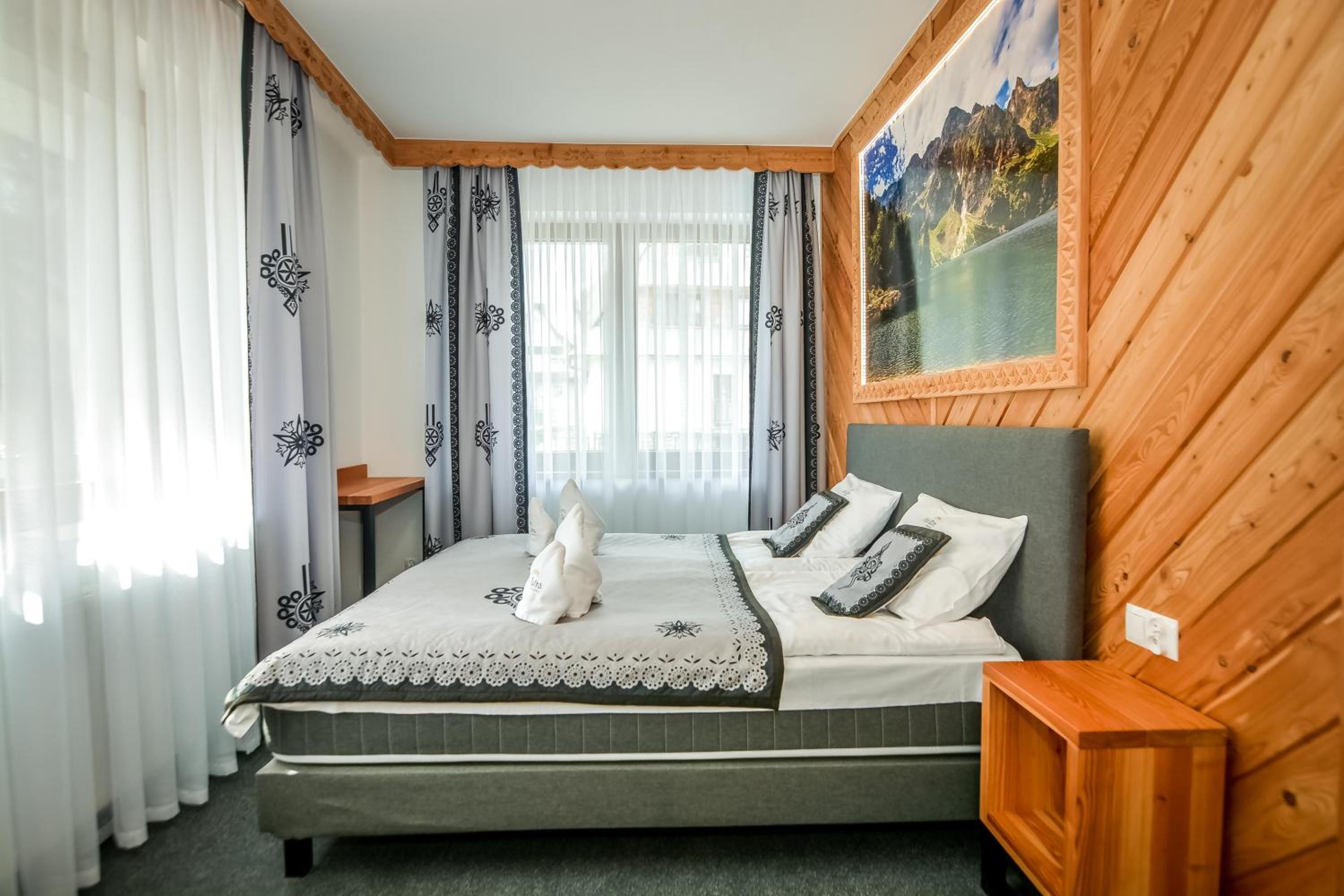 Premium Double Room with Mountain View - Photo 18
