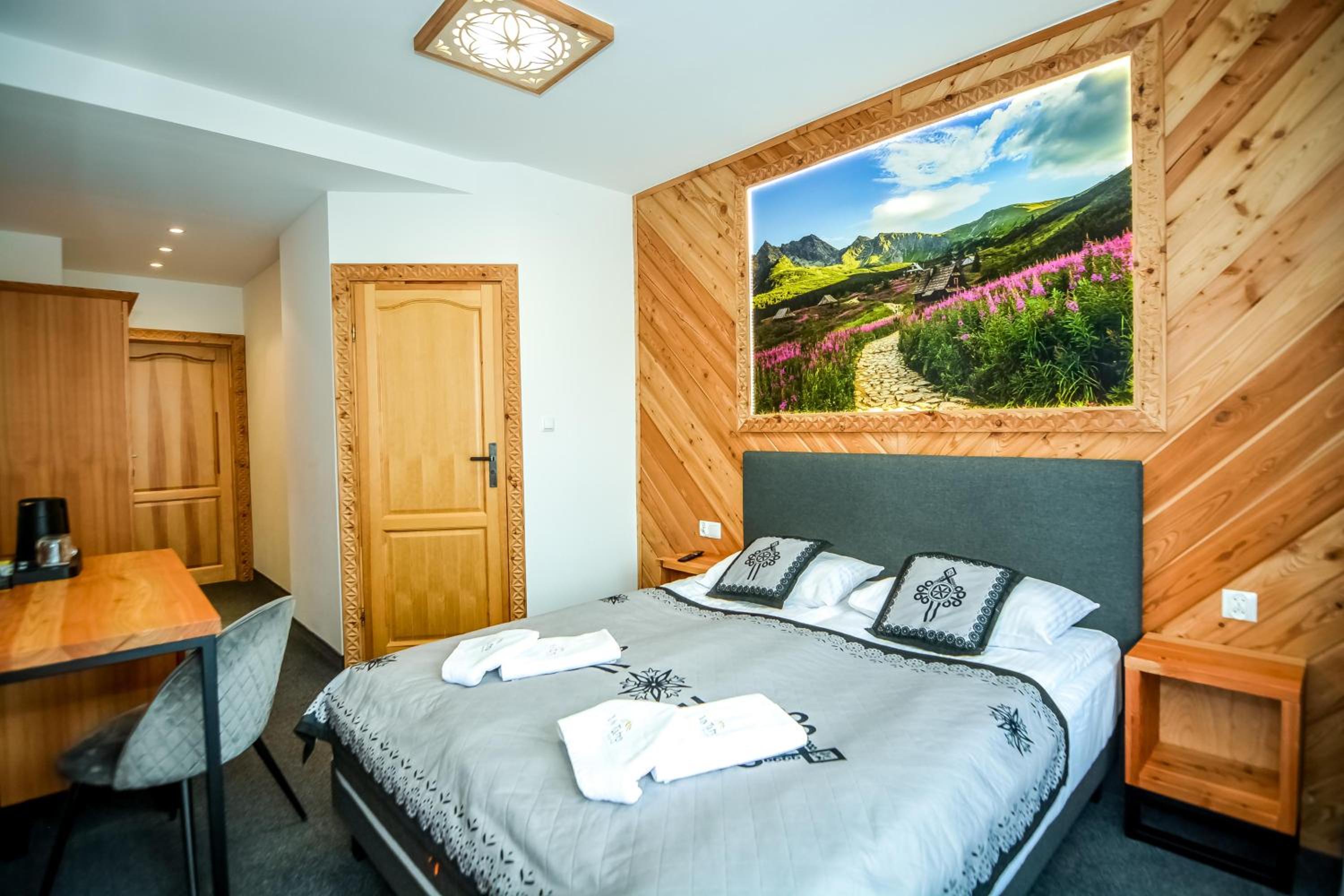 Comfort Double Room with Balcony - Photo 7