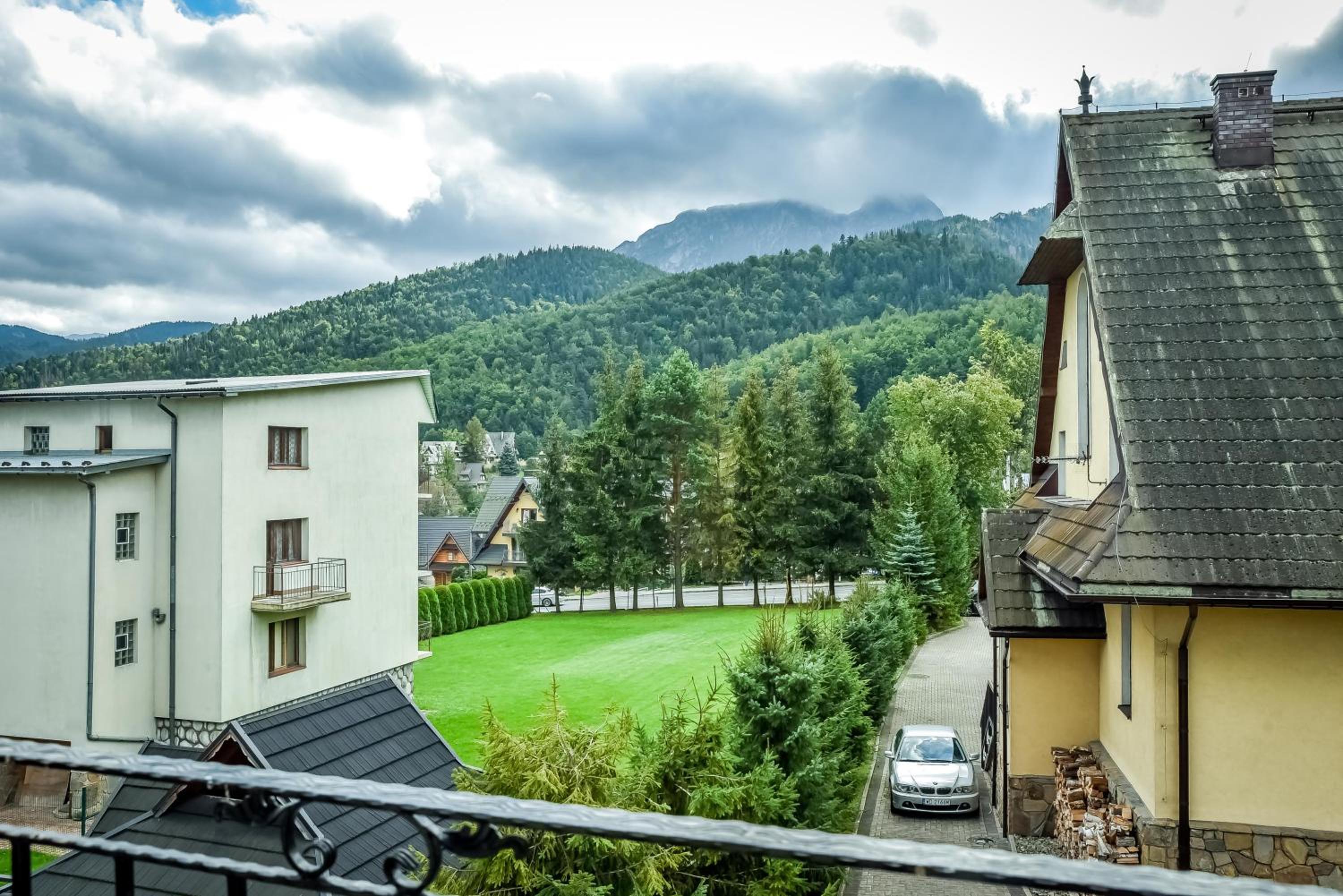 Premium Double Room with Mountain View - Photo 11