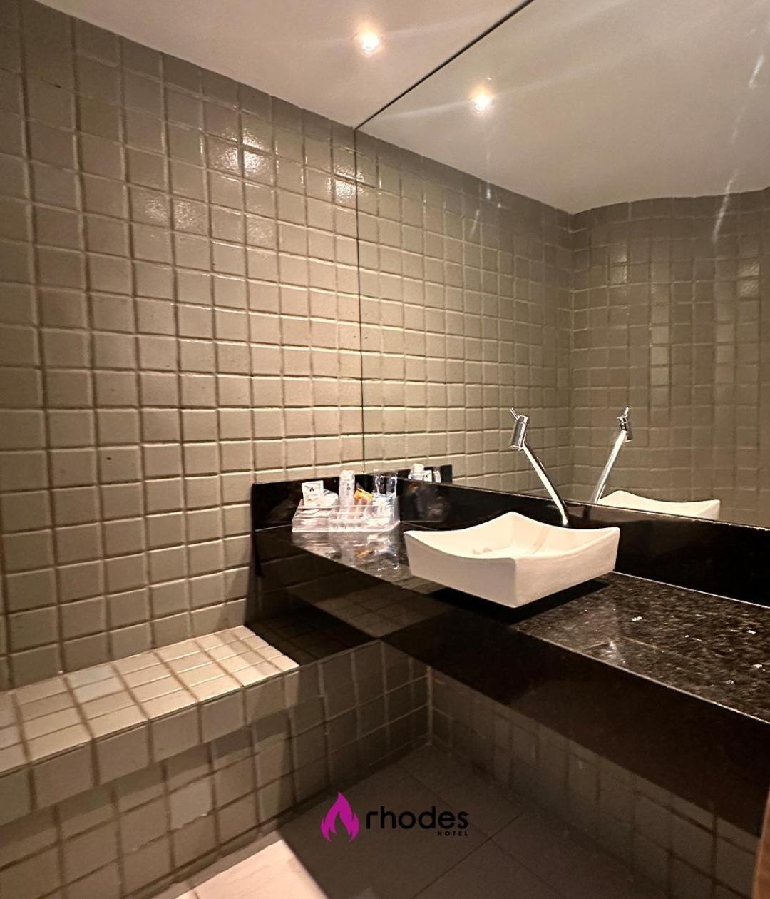 Deluxe Room - Photo 2